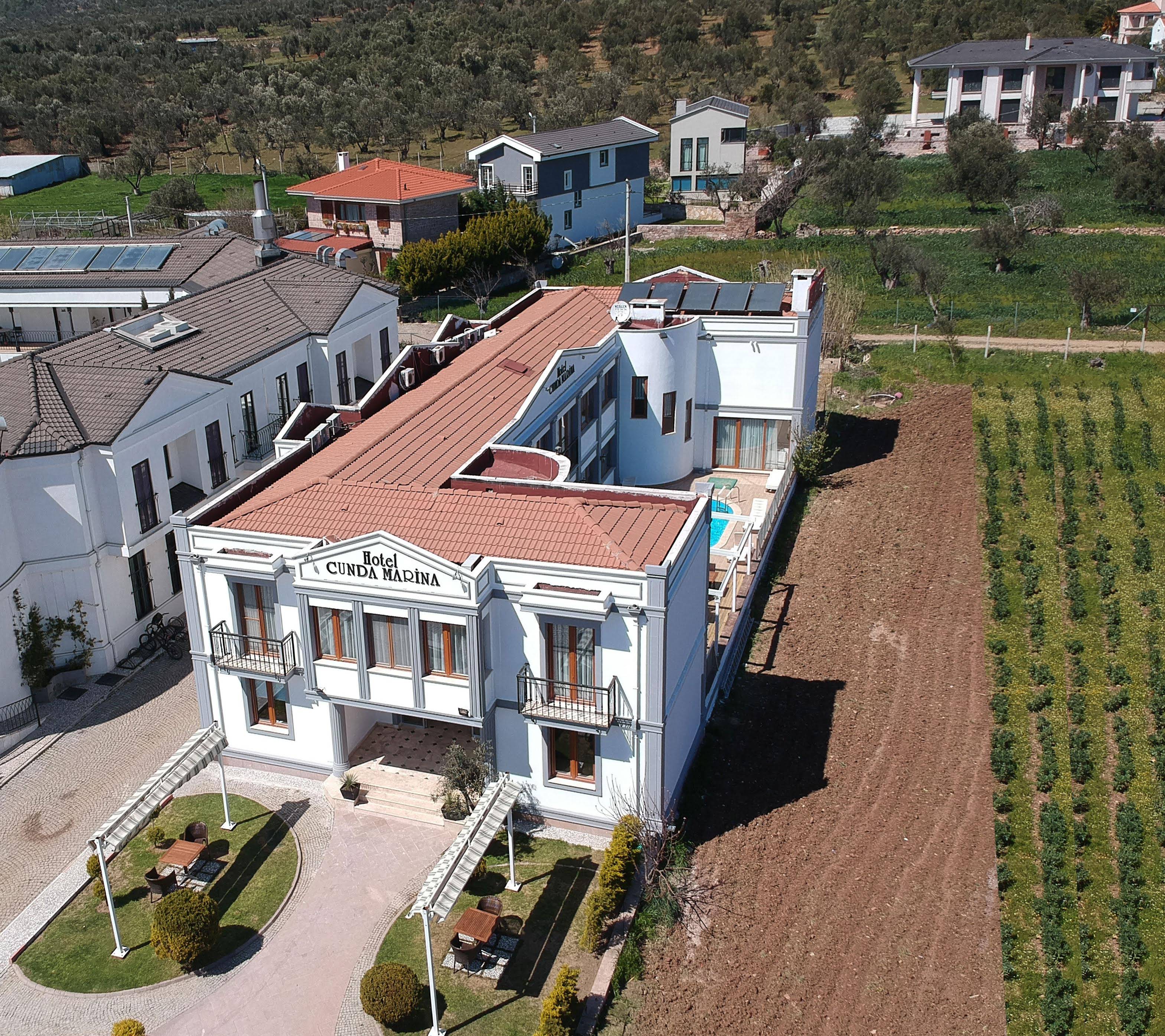 Ebruli Otel Cunda