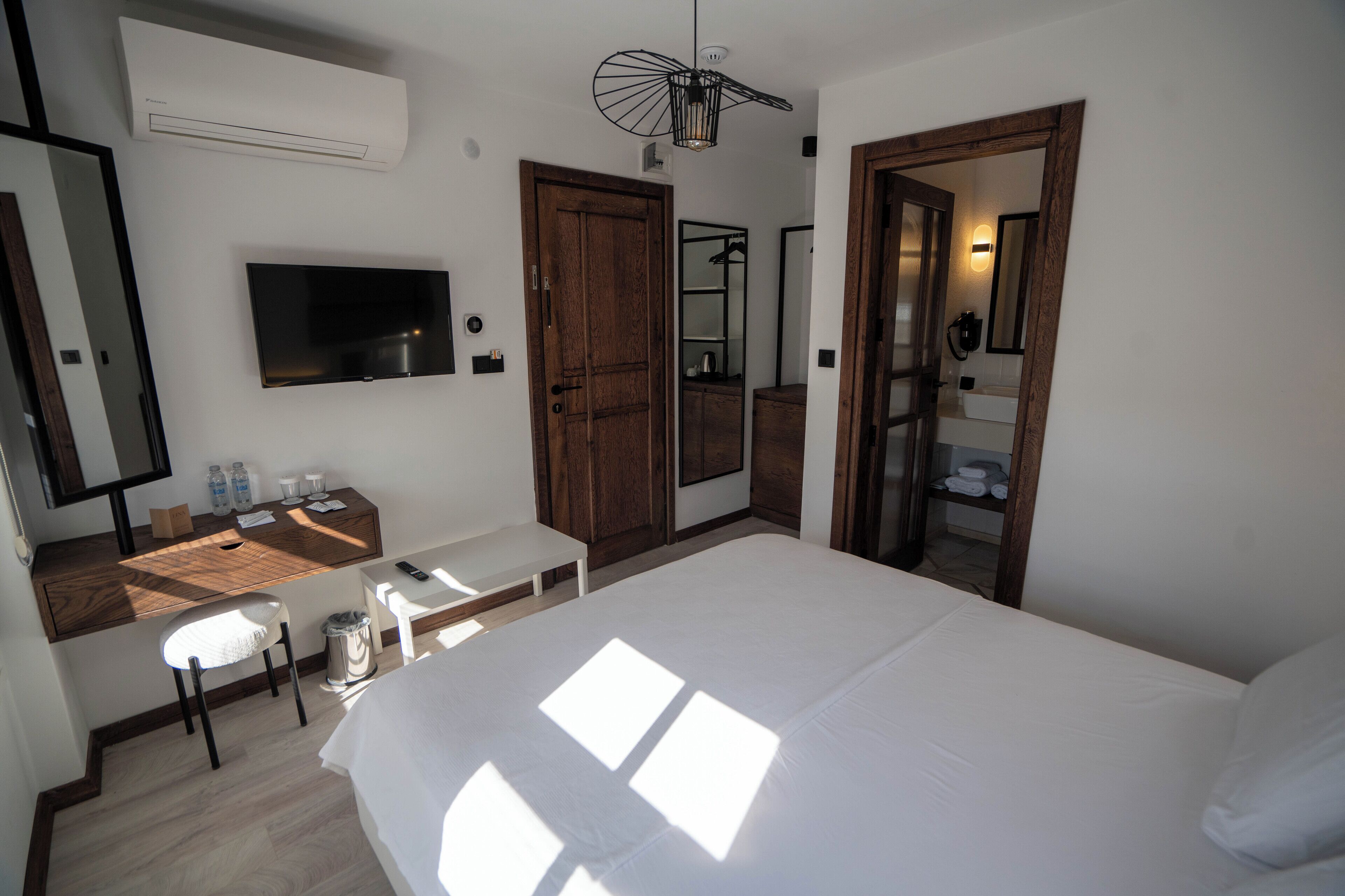 Lina Guest House