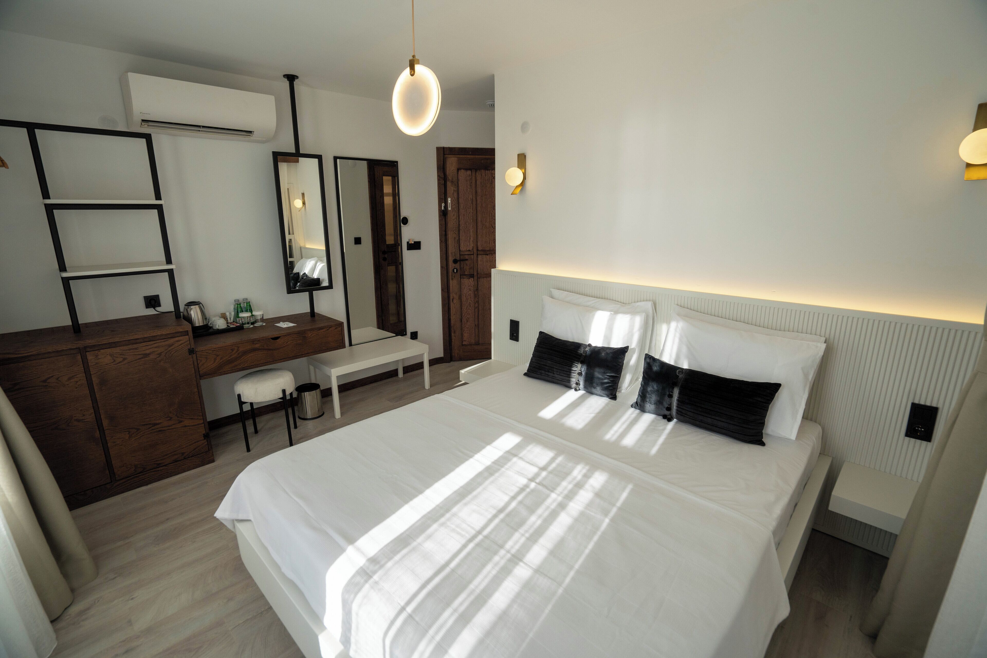 Lina Guest House