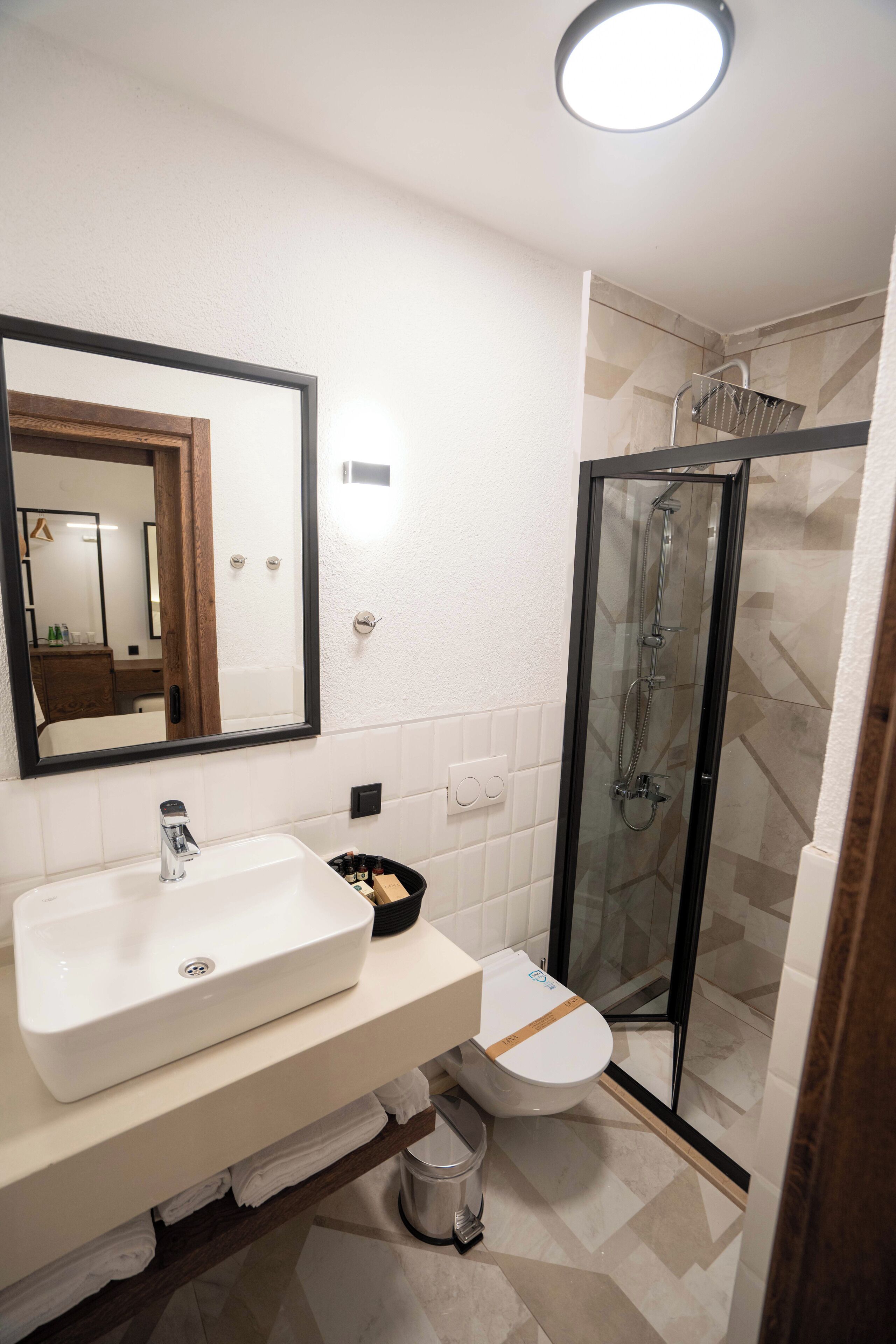 Lina Guest House