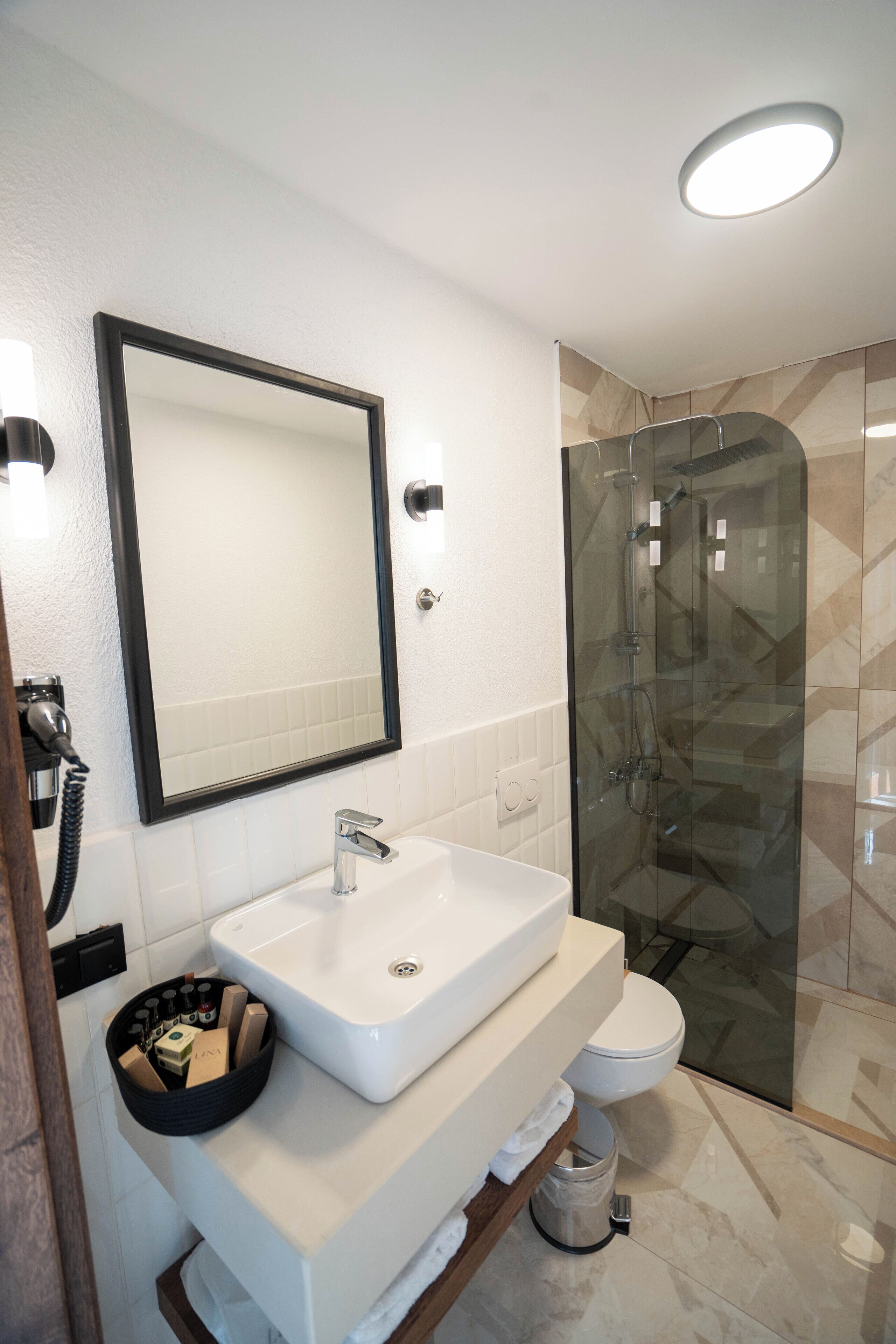 Lina Guest House
