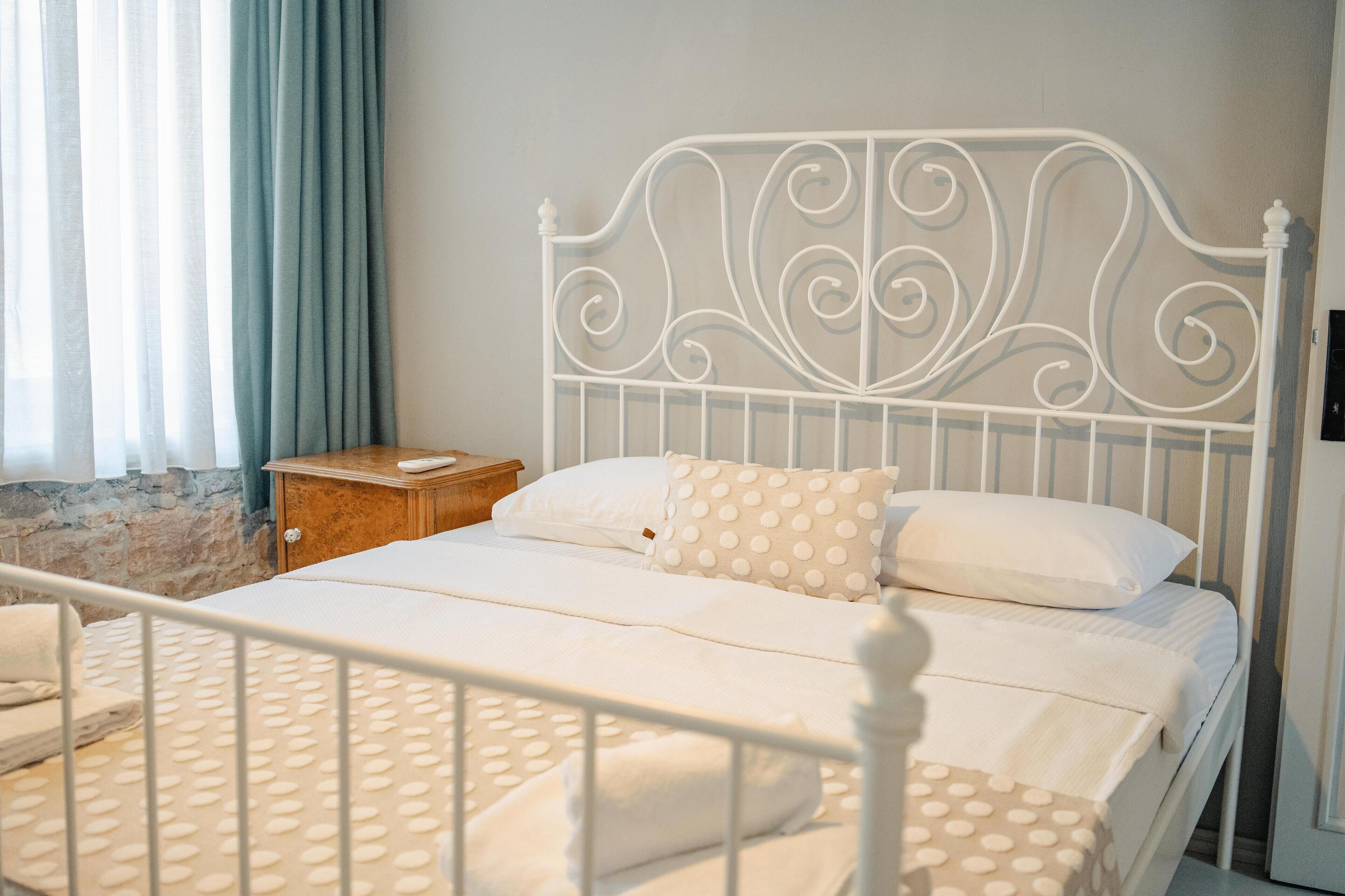 Qara Otel