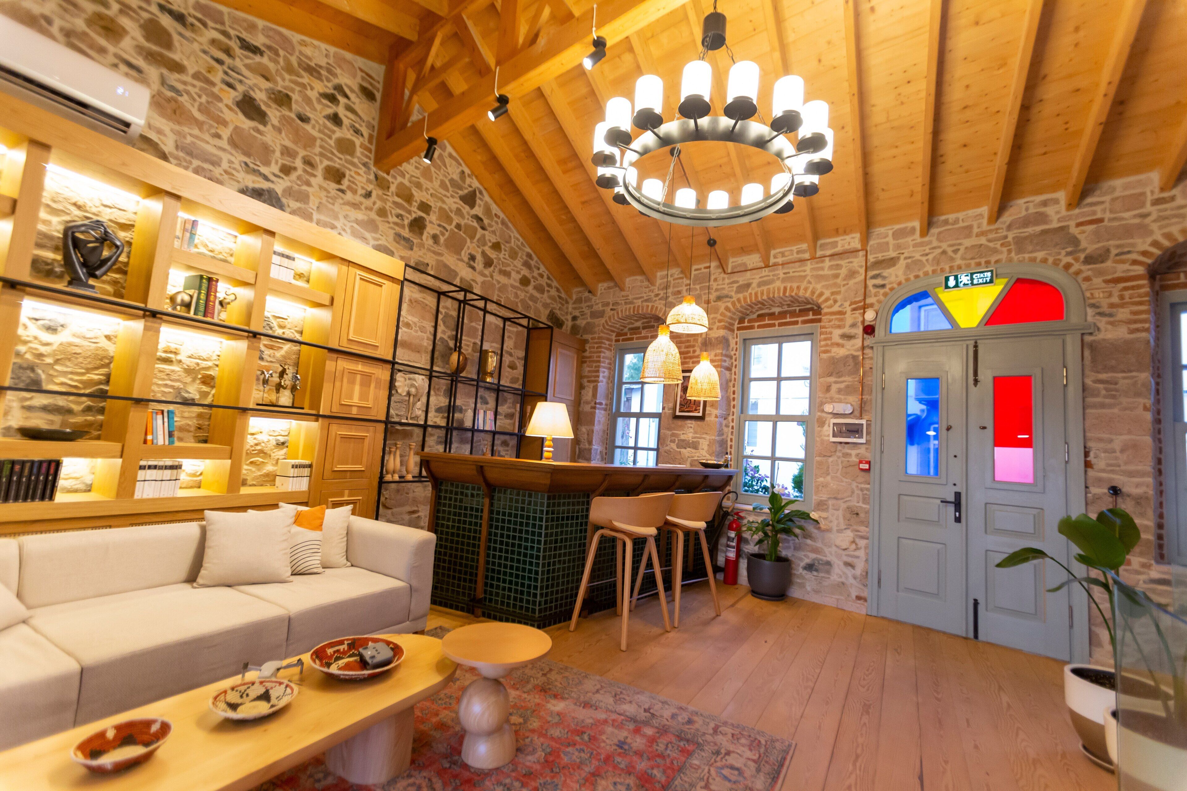 Qara Otel