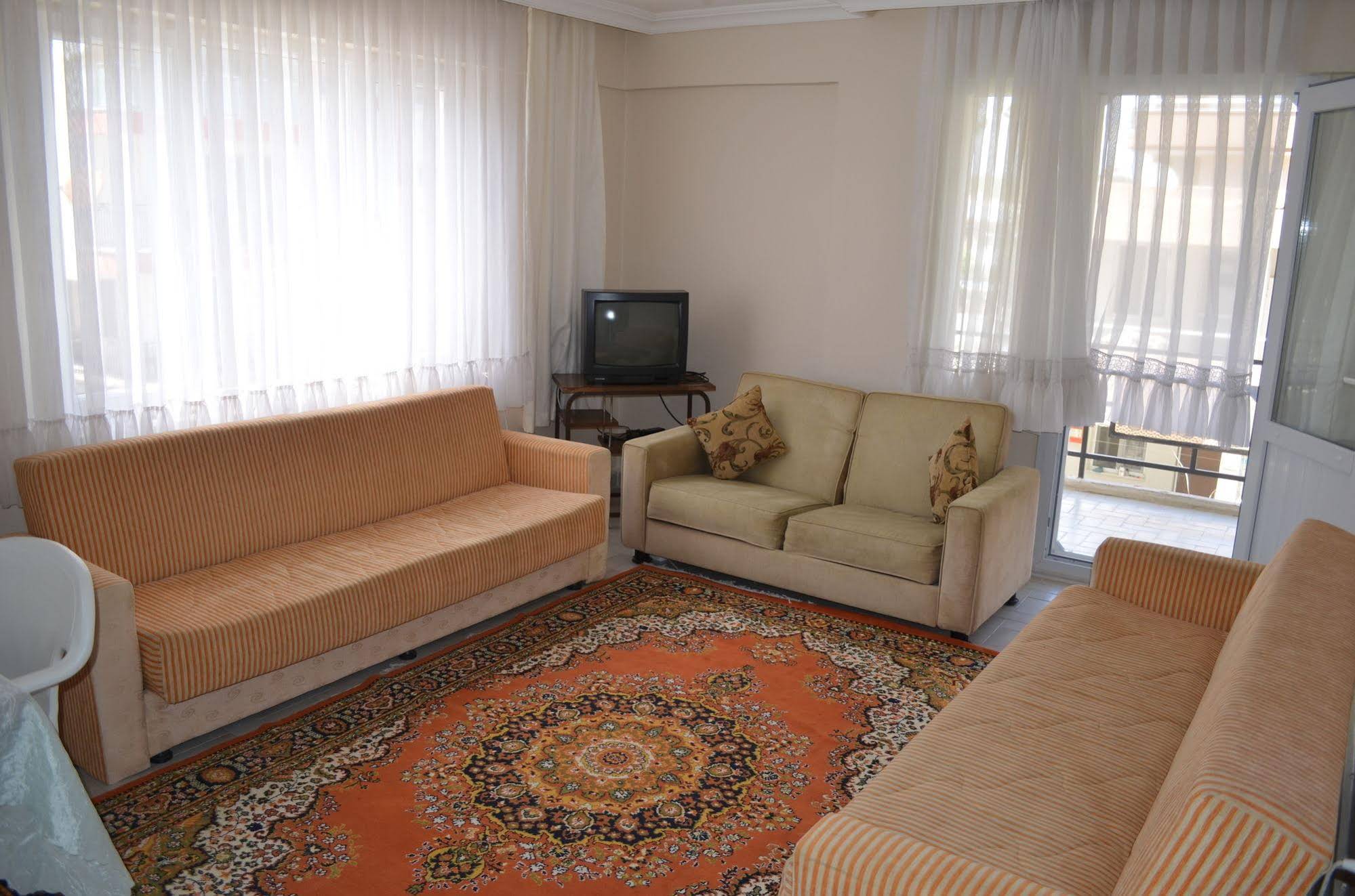 Yade Apart Pension