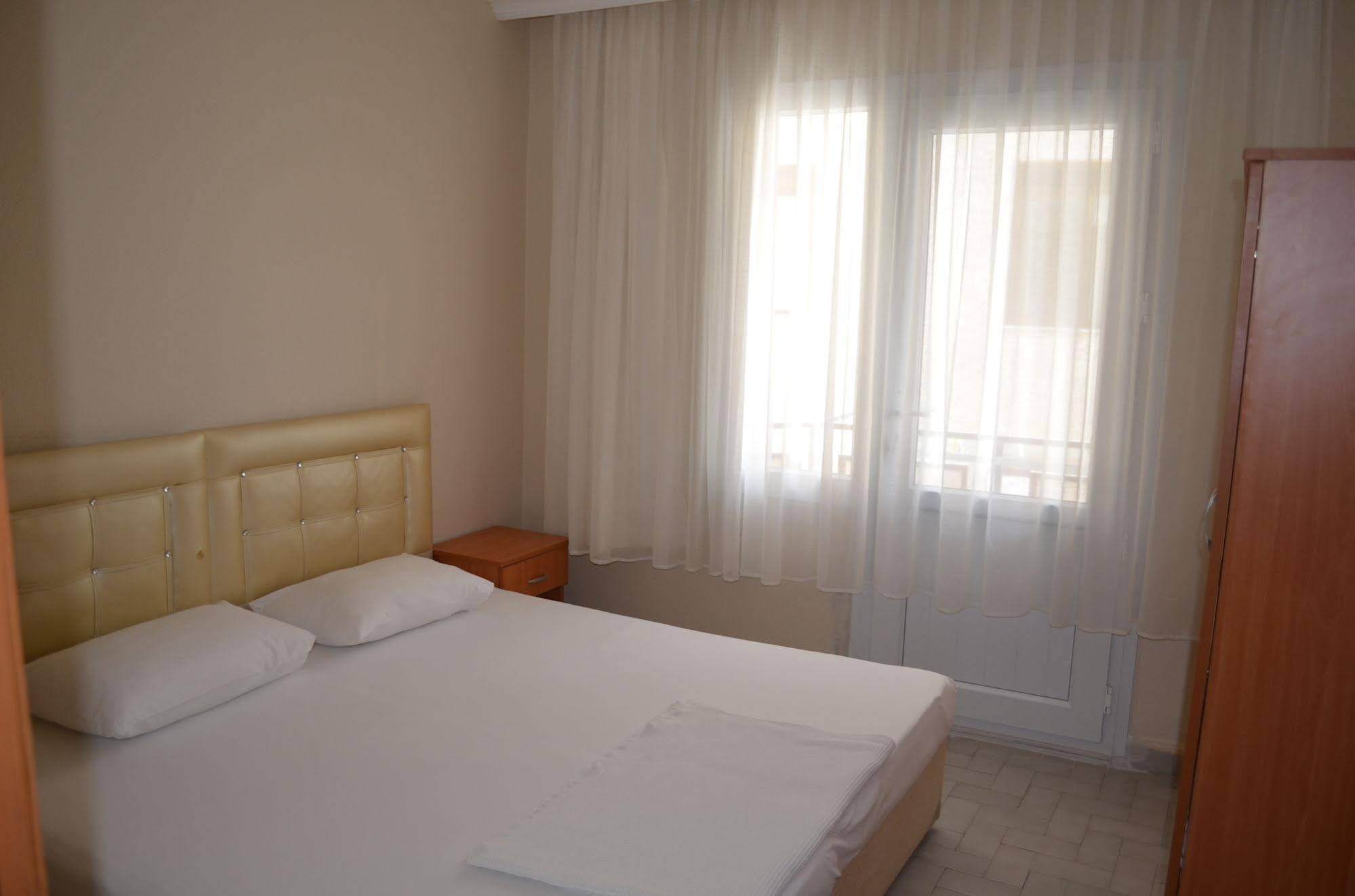 Yade Apart Pension