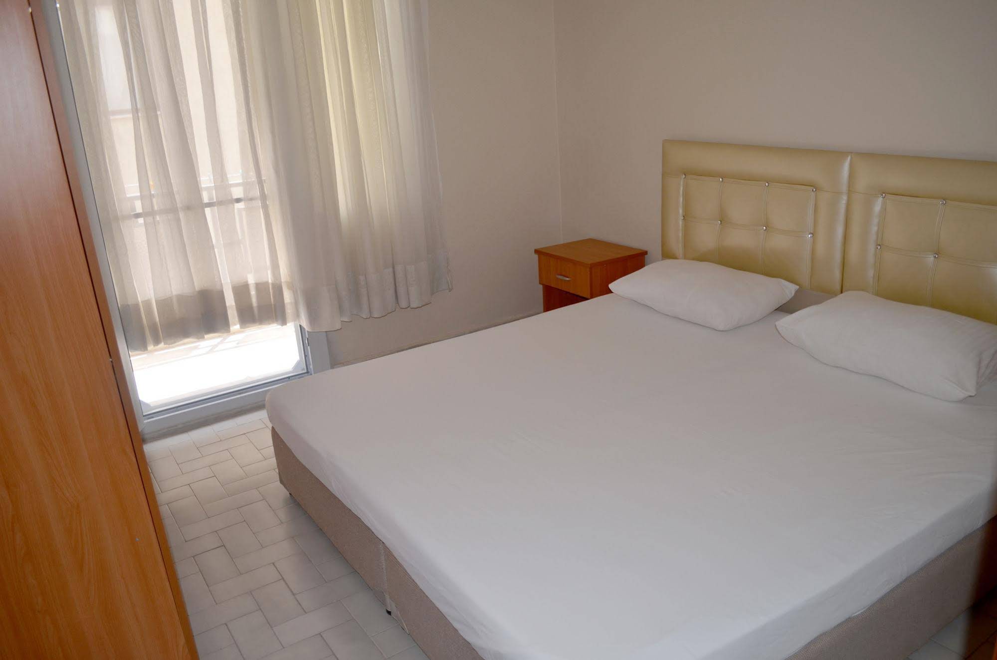 Yade Apart Pension