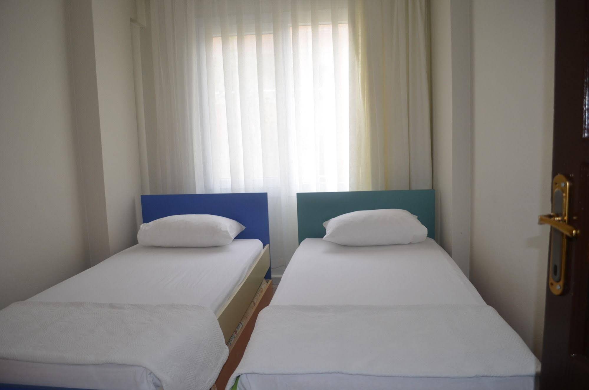 Yade Apart Pension
