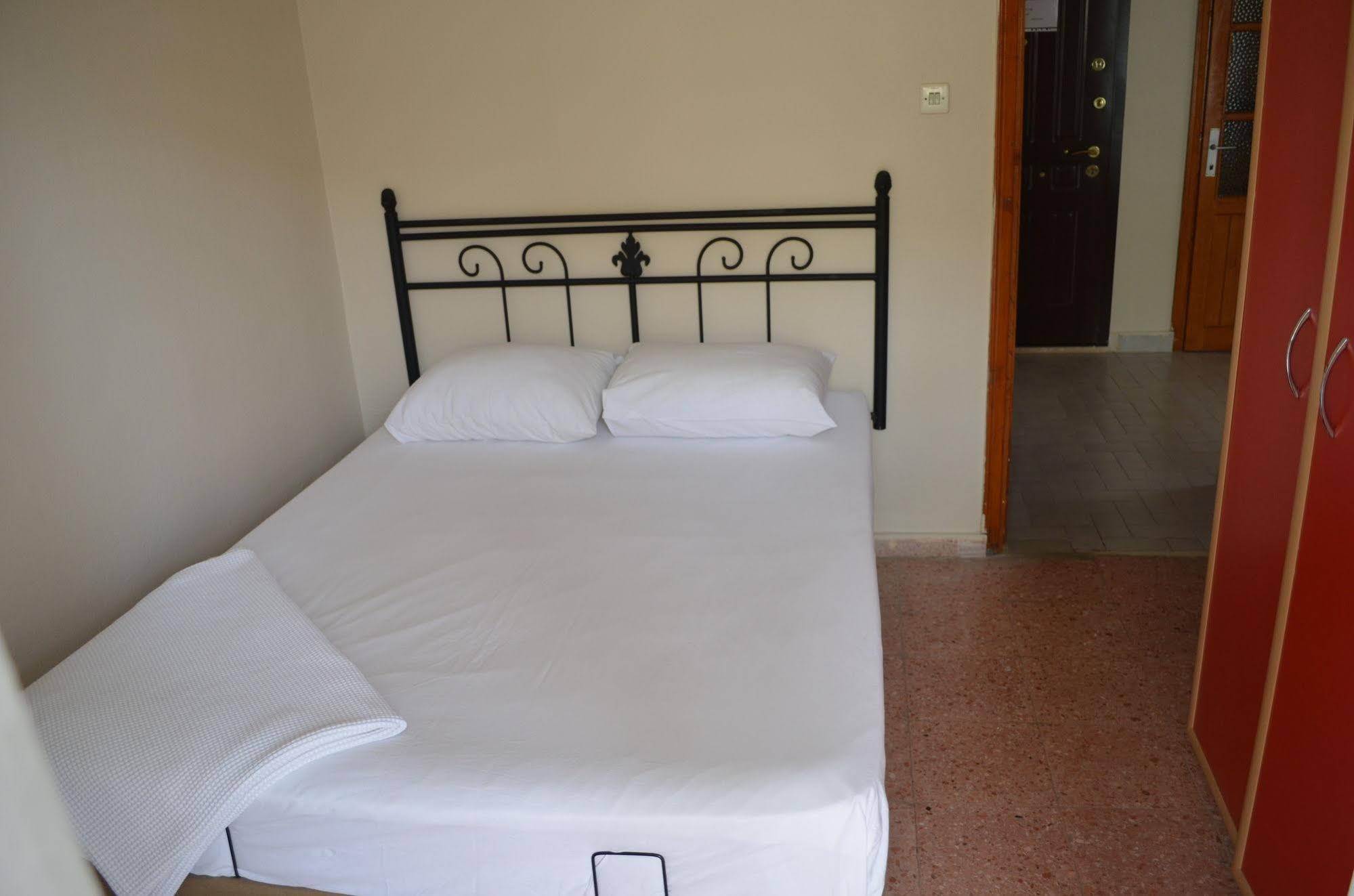 Yade Apart Pension