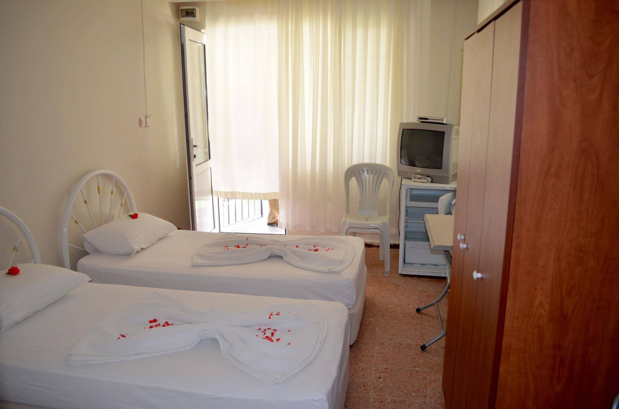 Yade Apart Pension