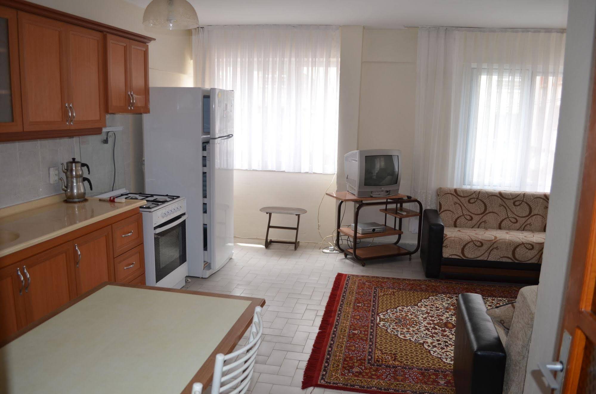 Yade Apart Pension