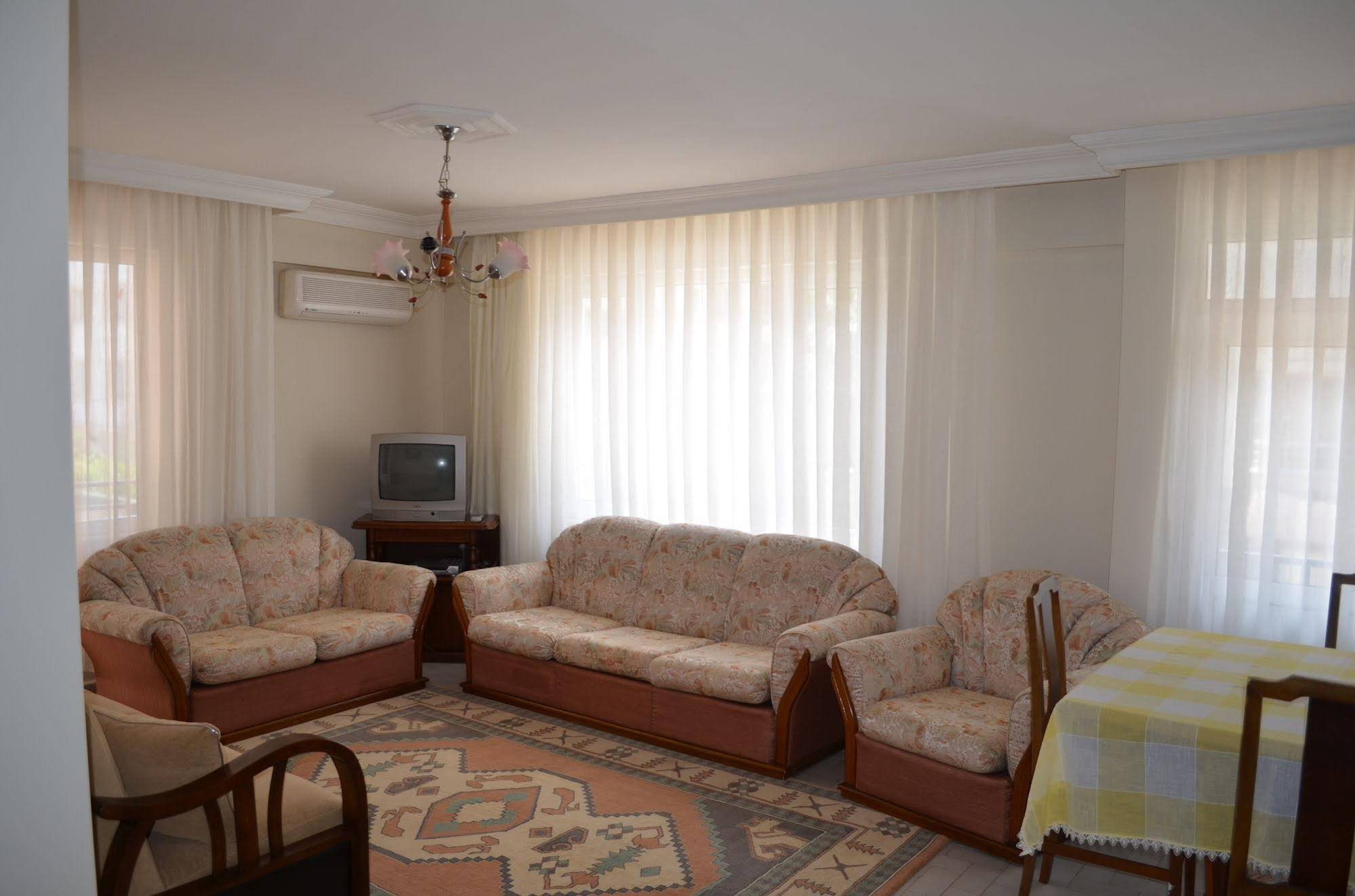 Yade Apart Pension