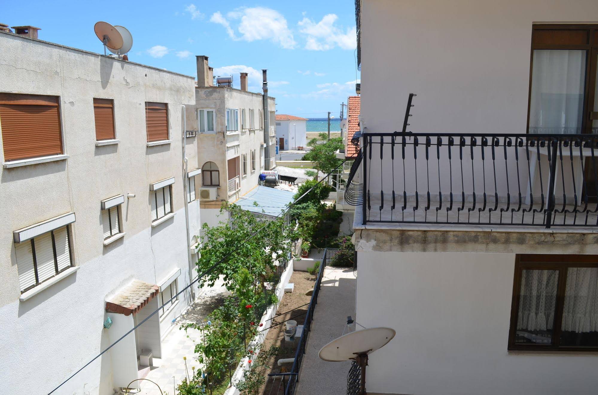 Yade Apart Pension