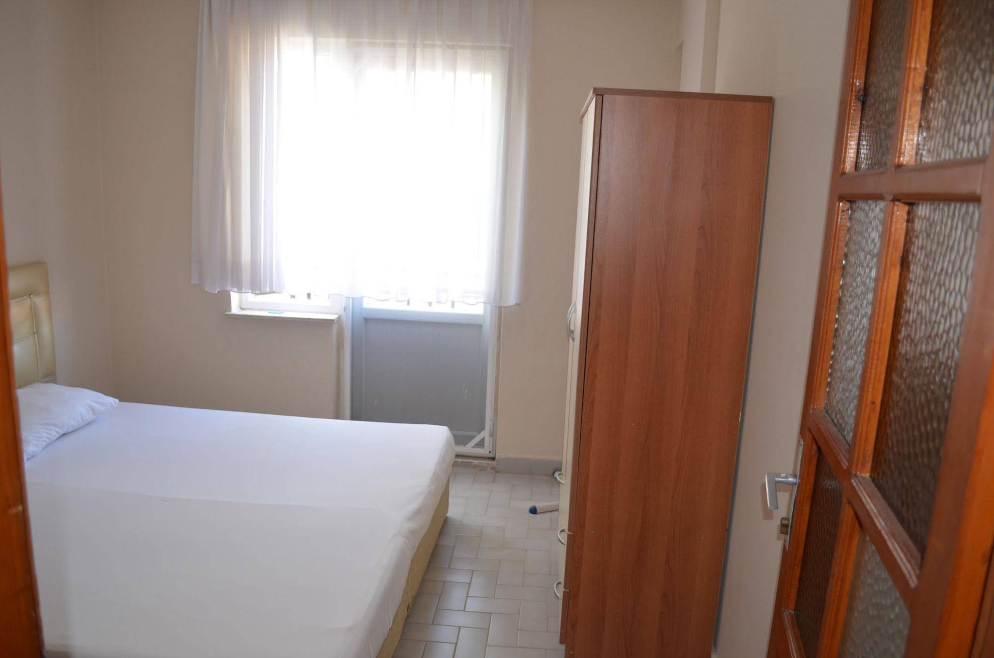 Yade Apart Pension