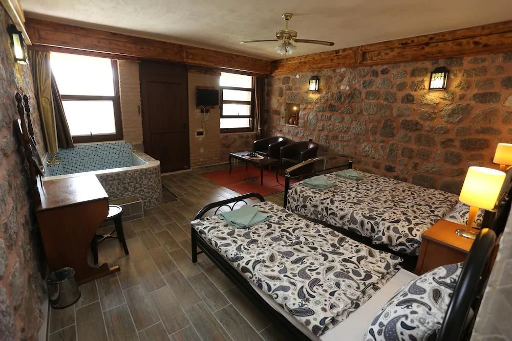 Attalos Suites Hotel