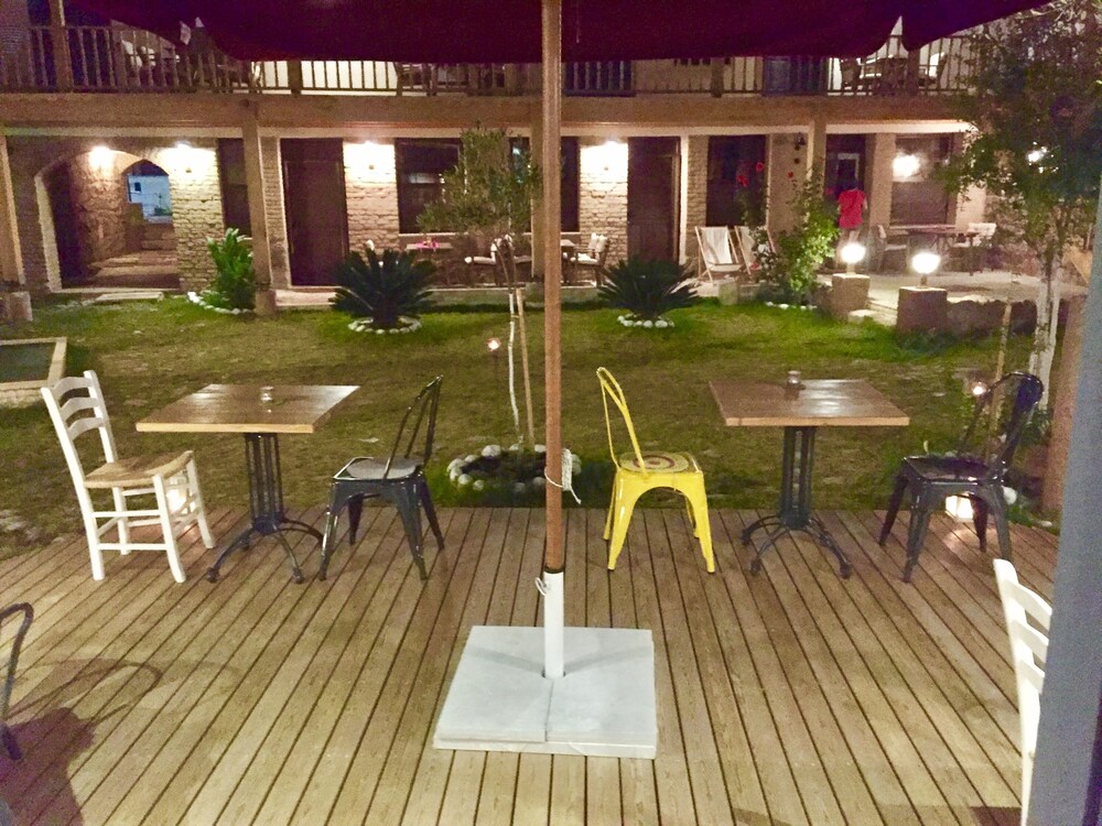 Attalos Suites Hotel