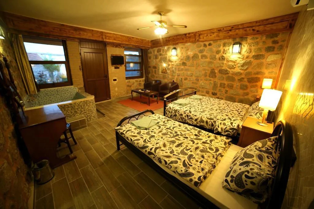 Attalos Suites Hotel