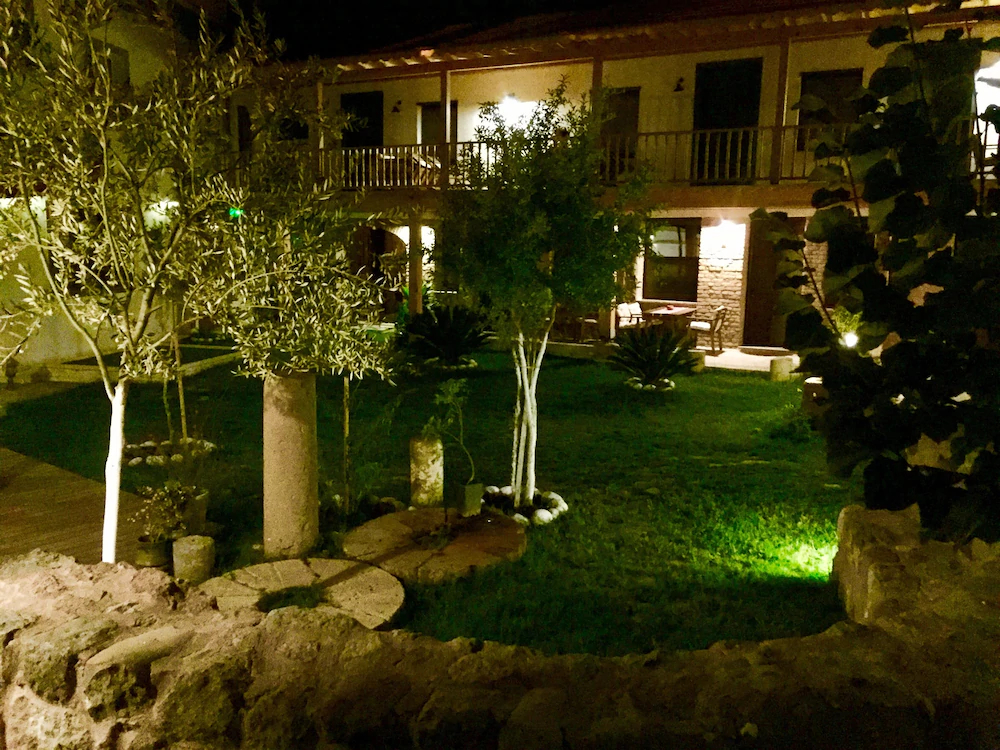 Attalos Suites Hotel