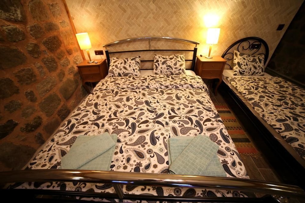 Attalos Suites Hotel