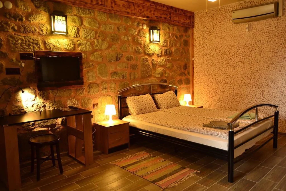 Attalos Suites Hotel