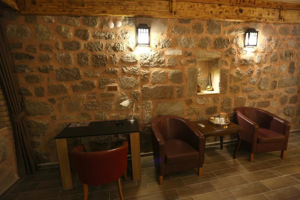 Attalos Suites Hotel