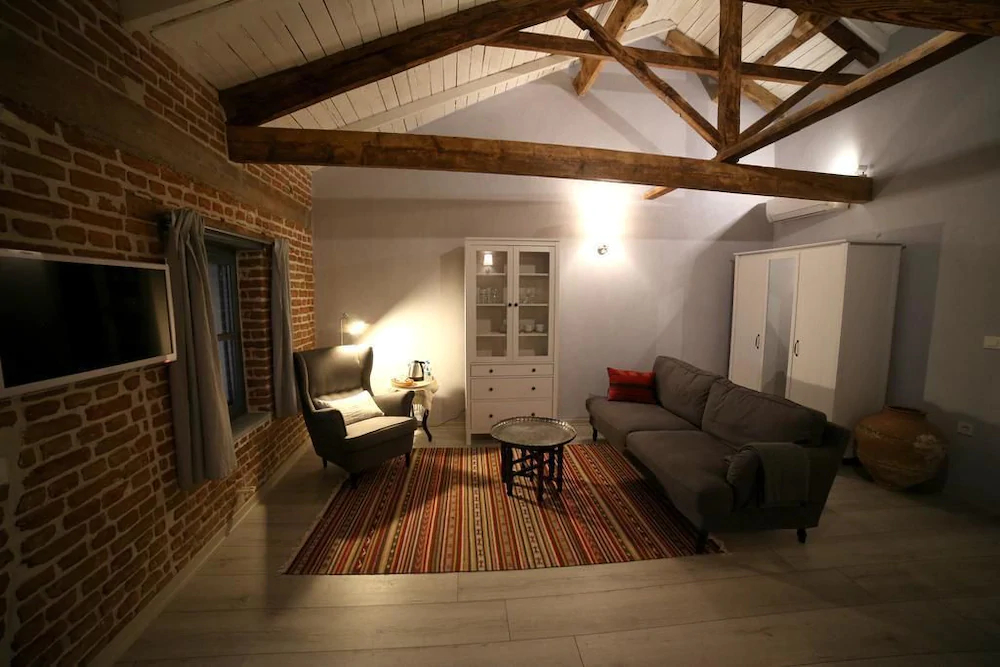 Attalos Suites Hotel