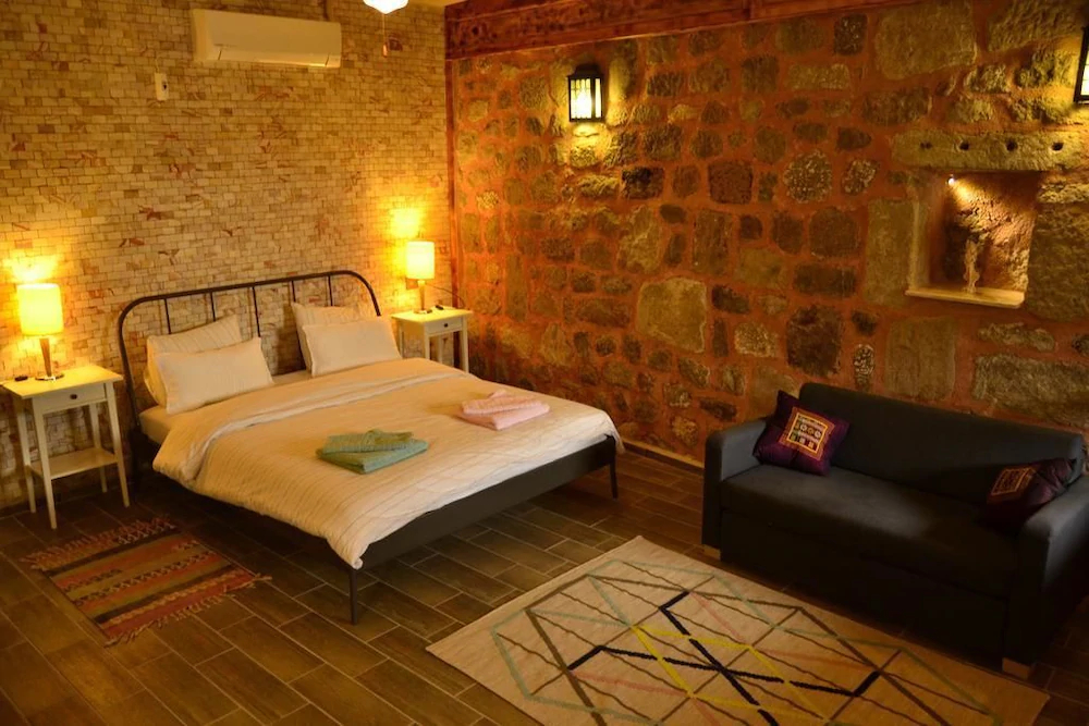 Attalos Suites Hotel