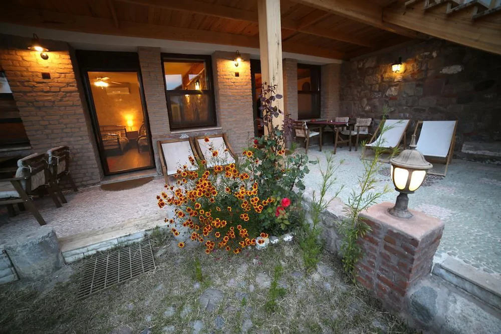 Attalos Suites Hotel