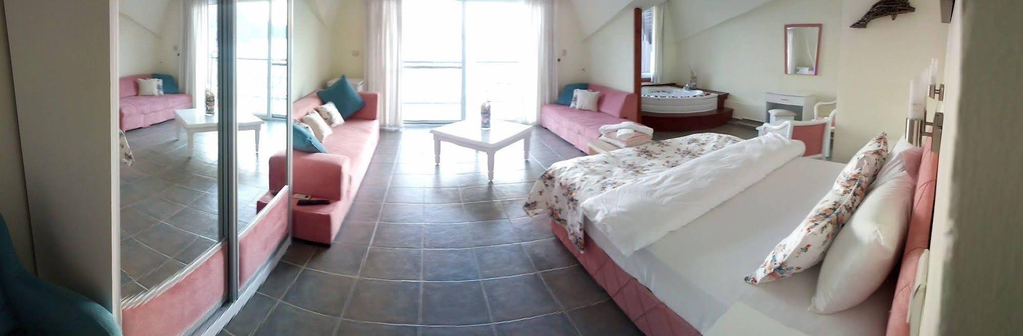 Dolphin Boutique Hotel