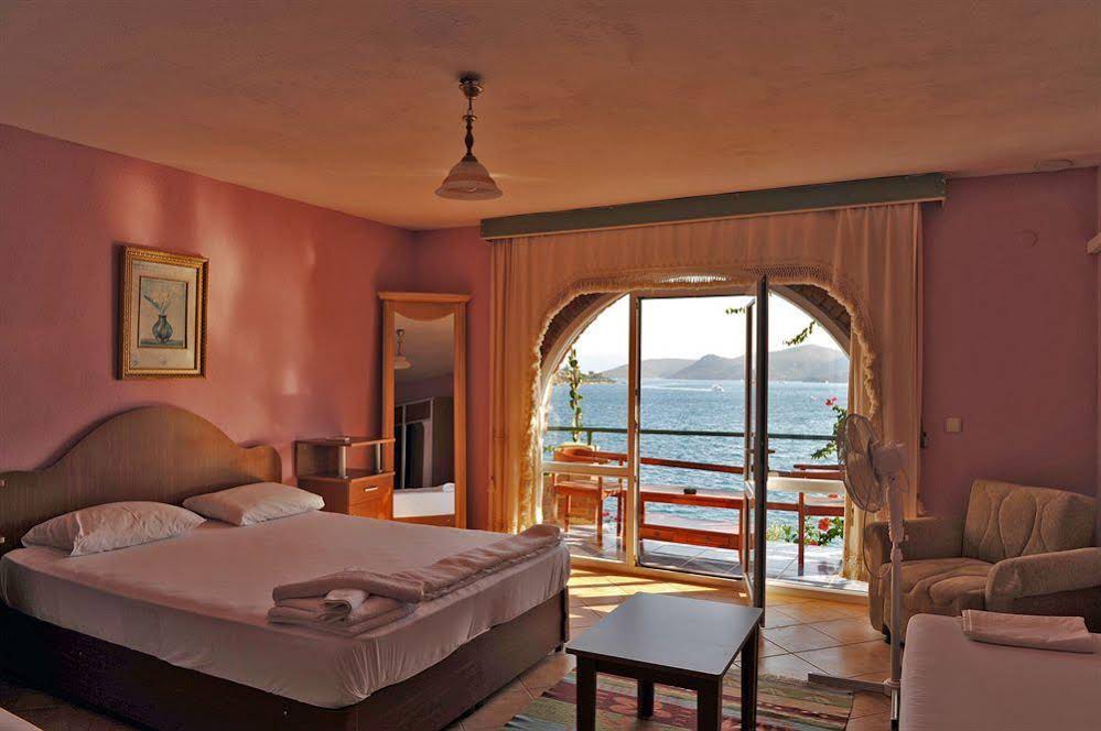 Dolphin Boutique Hotel