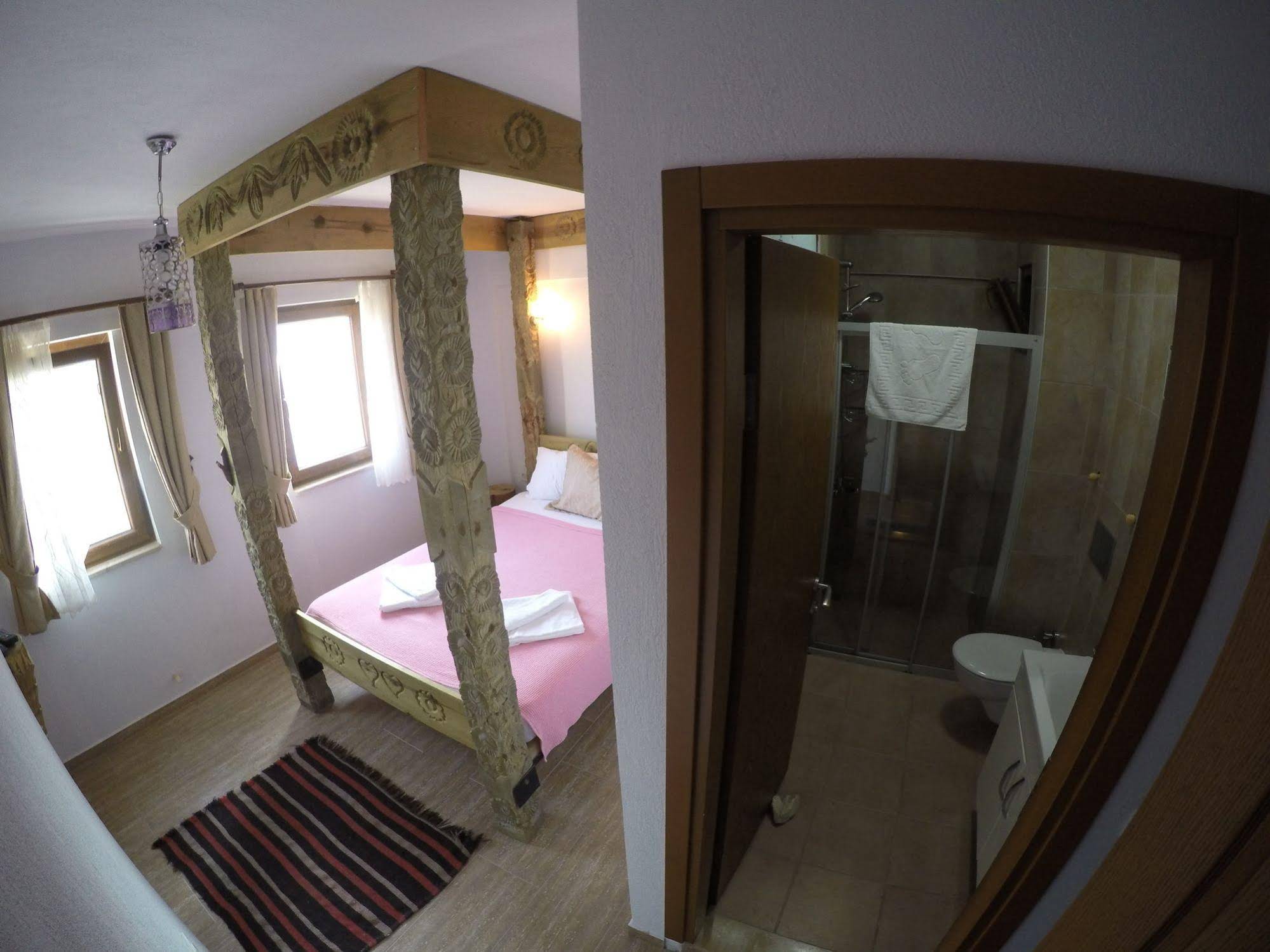Bozcaada Iris Otel