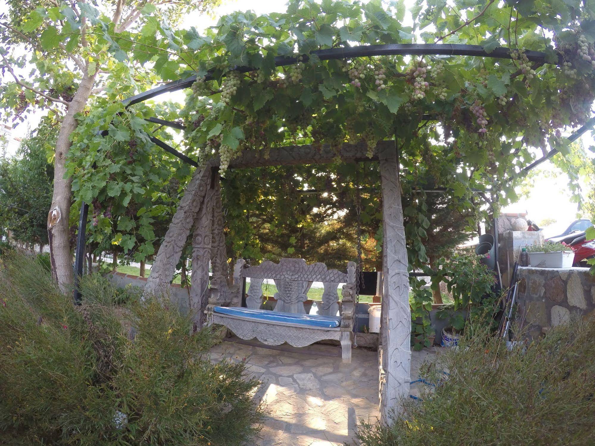 Bozcaada Iris Otel
