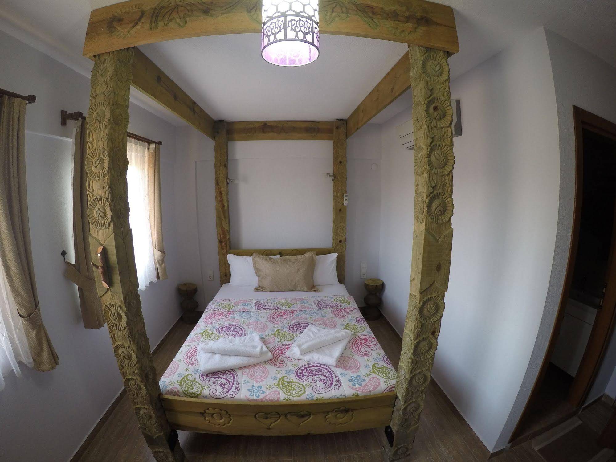Bozcaada Iris Otel