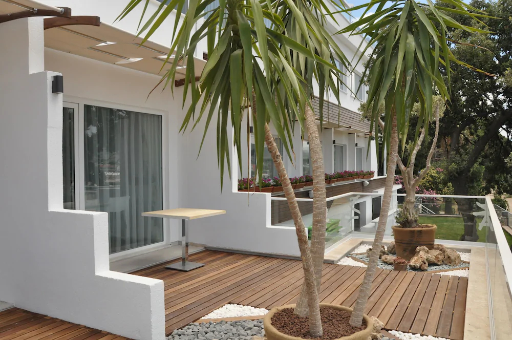 Karakas Hotel
