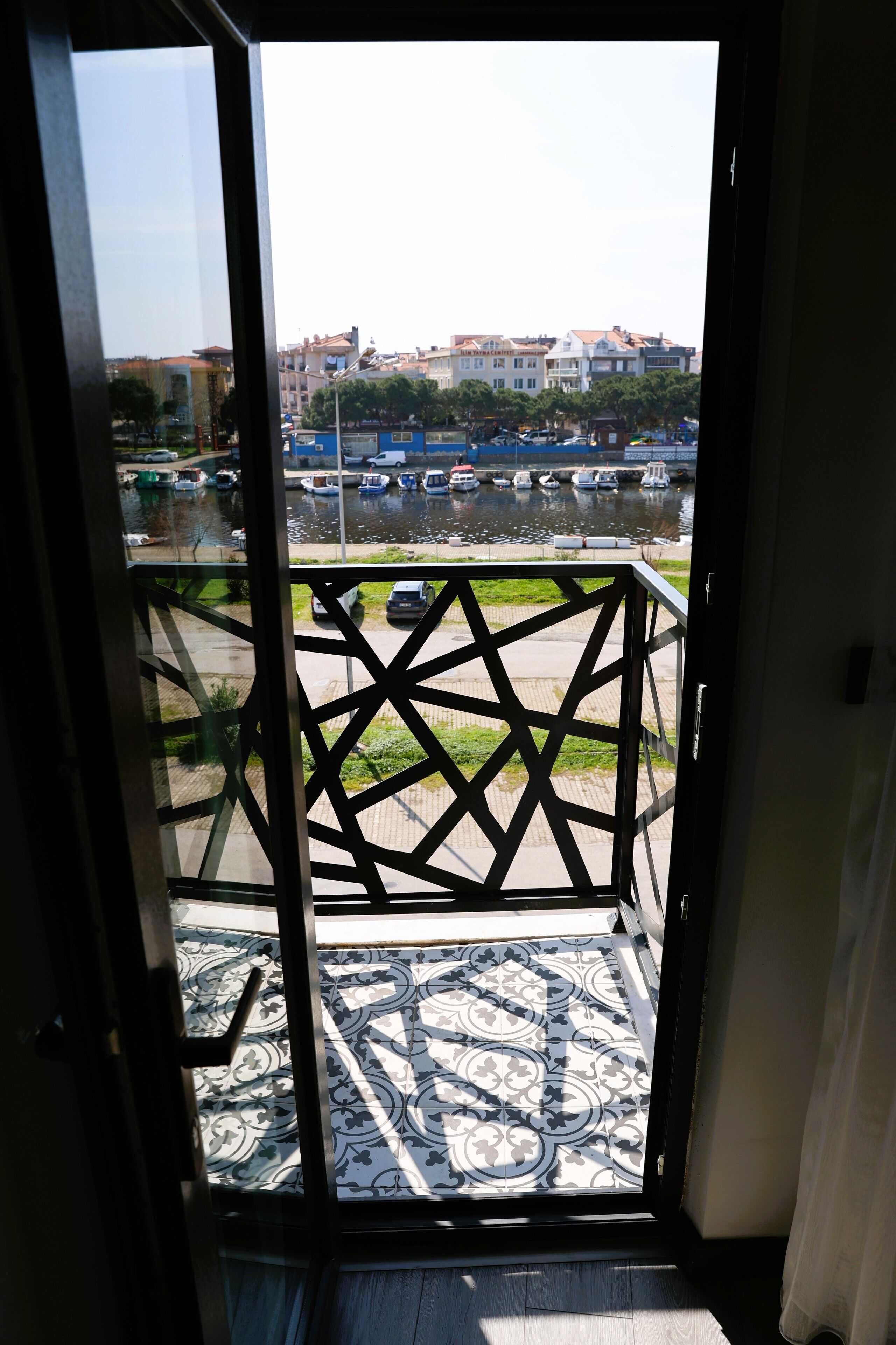 Aybek Ratio Hotel
