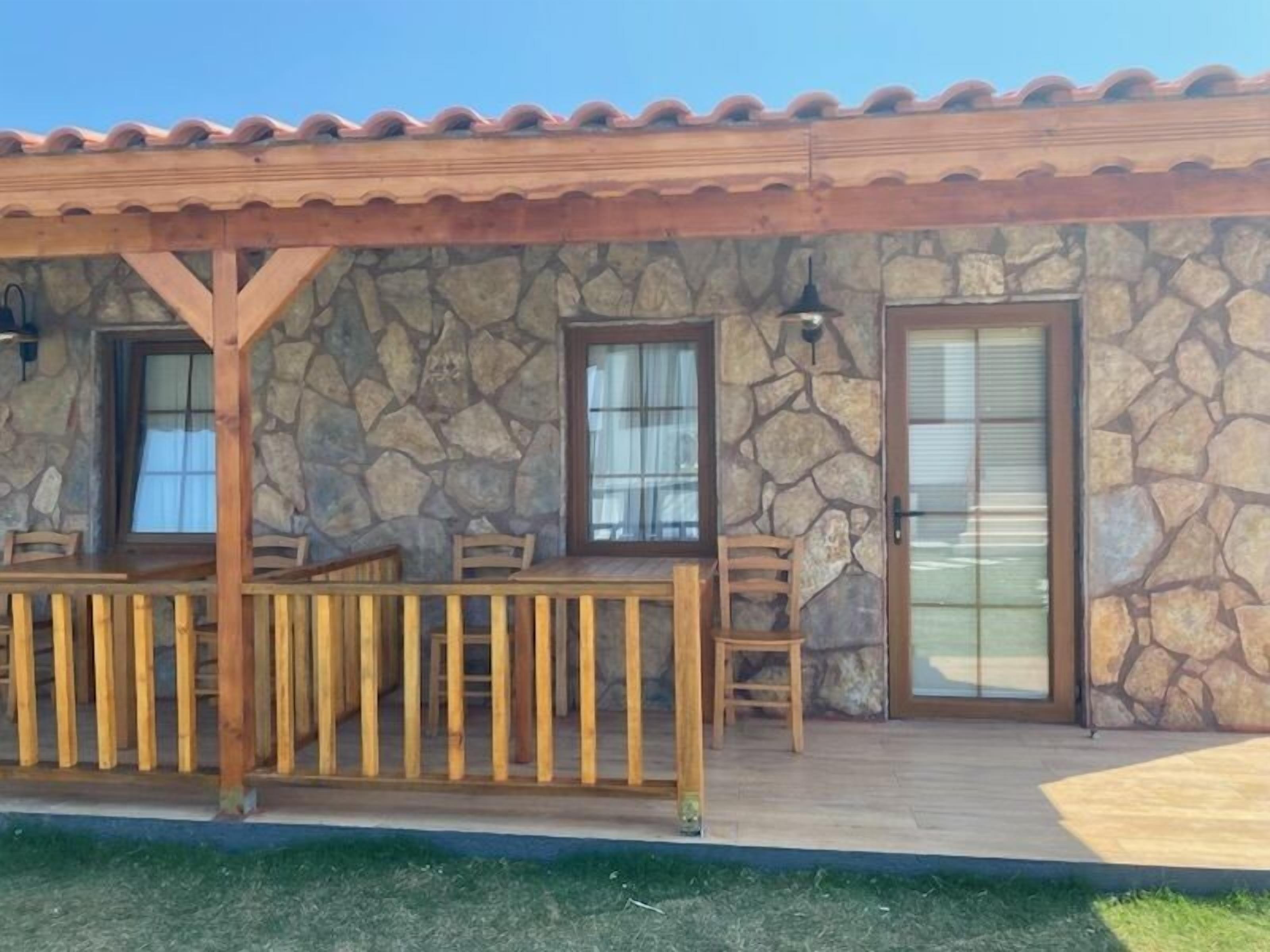 Tinos Otel & Bag Evi