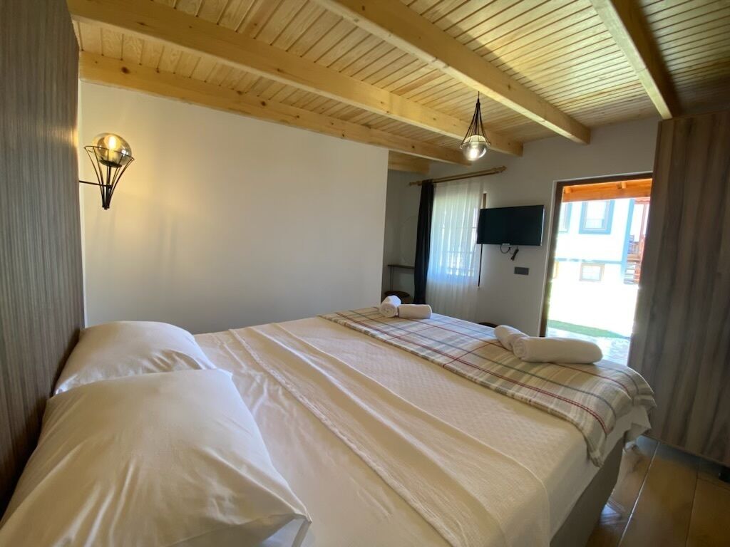Tinos Otel & Bag Evi
