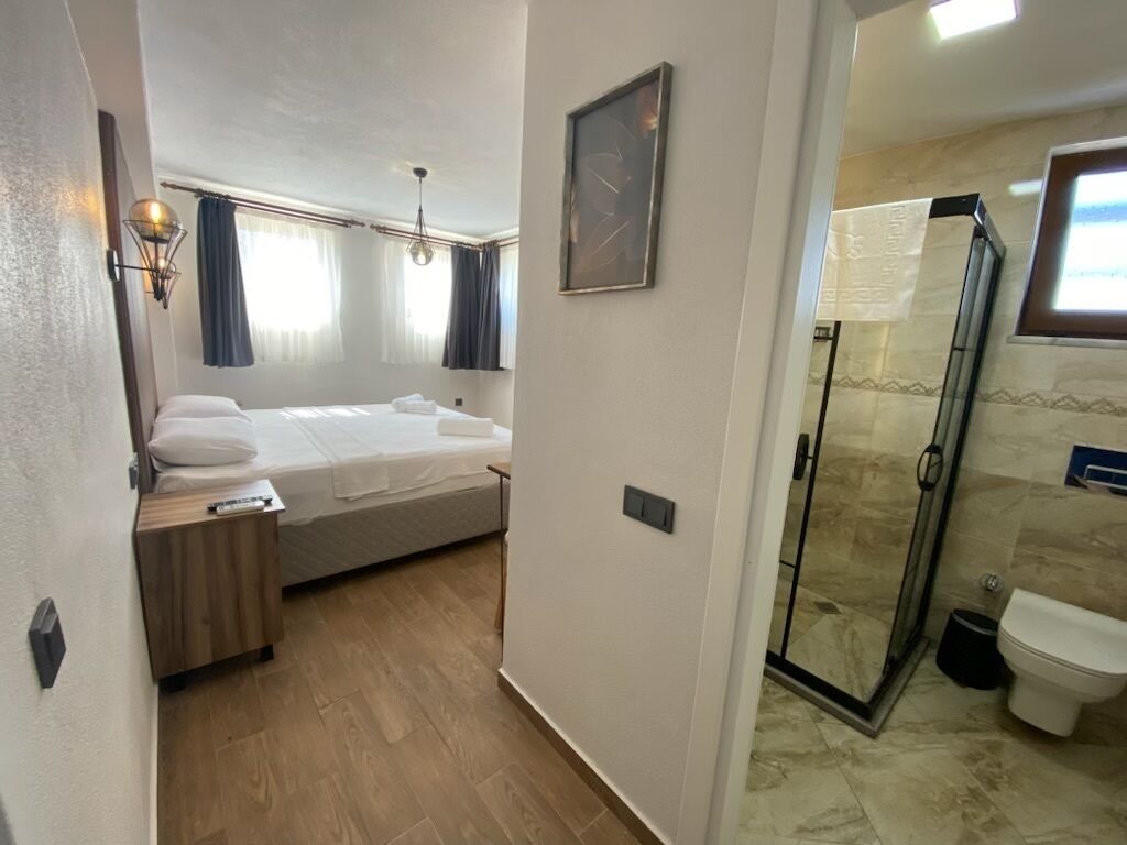 Tinos Otel & Bag Evi