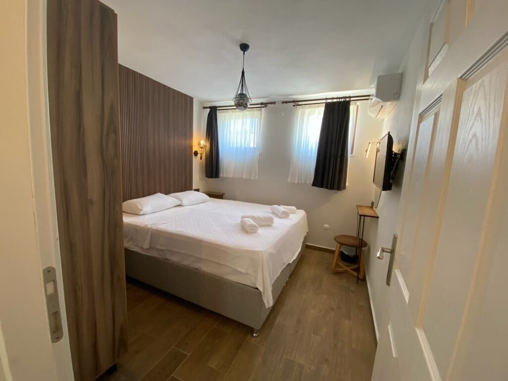 Tinos Otel & Bag Evi