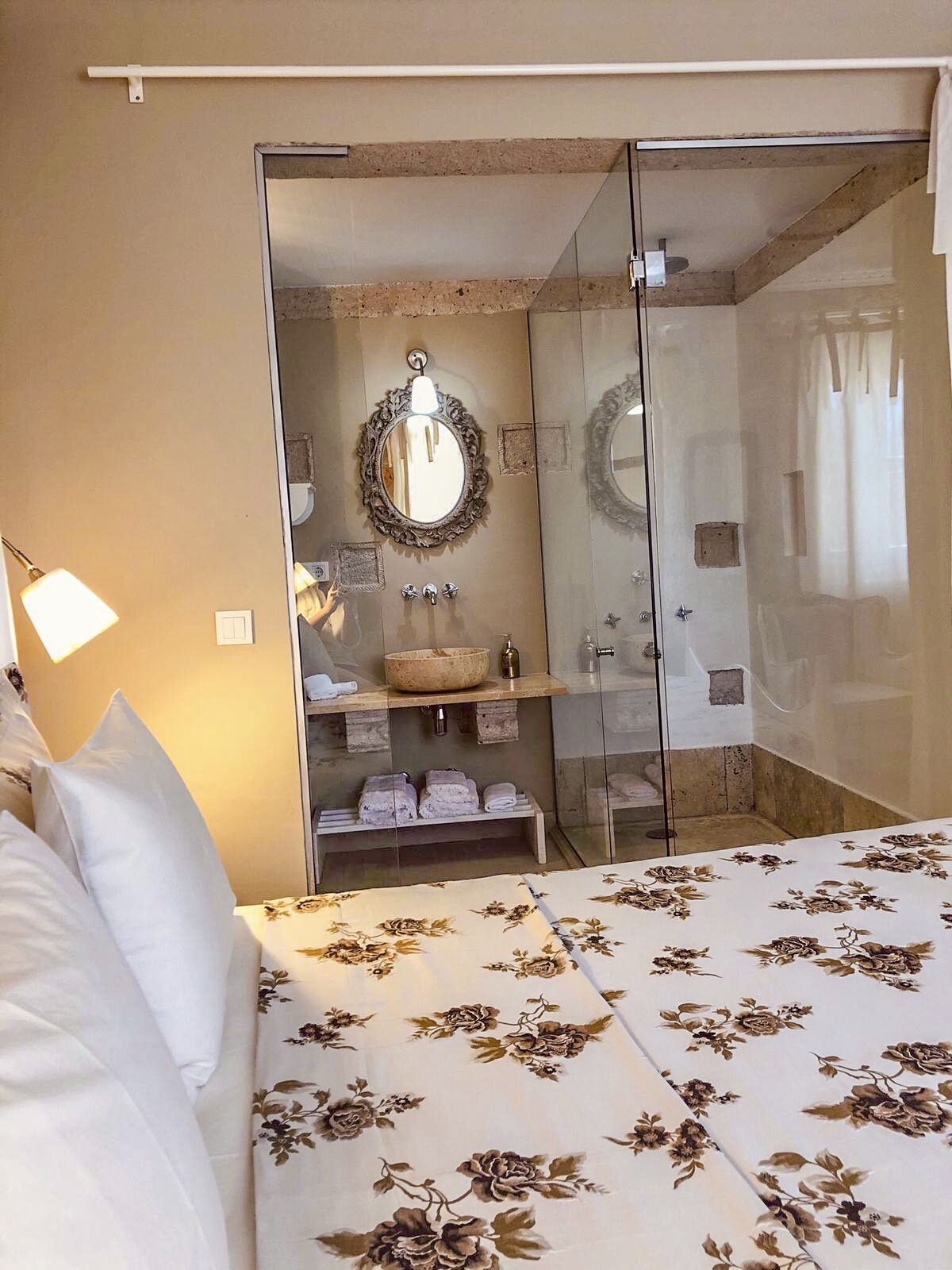 128A Hotel