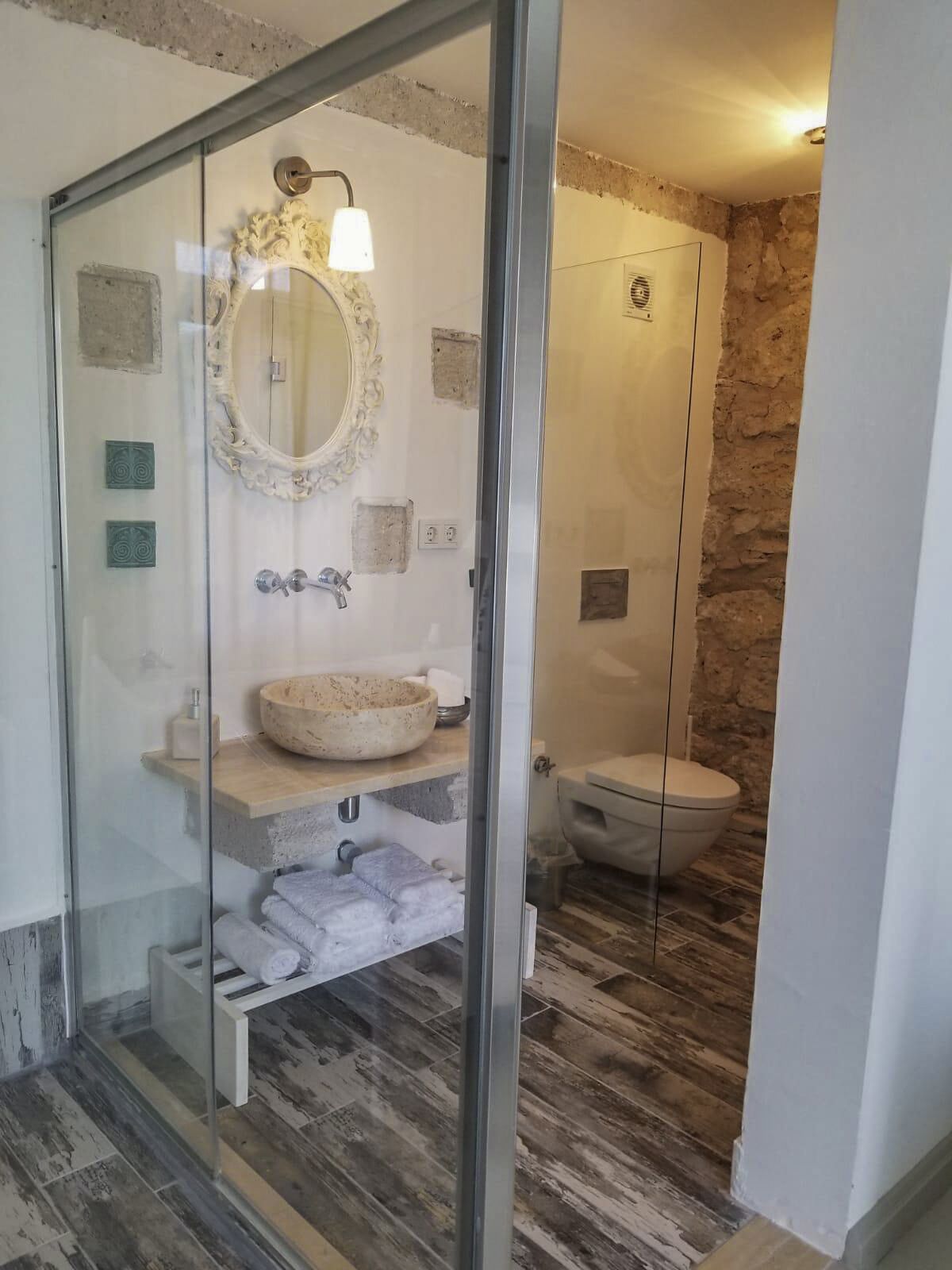 128A Hotel