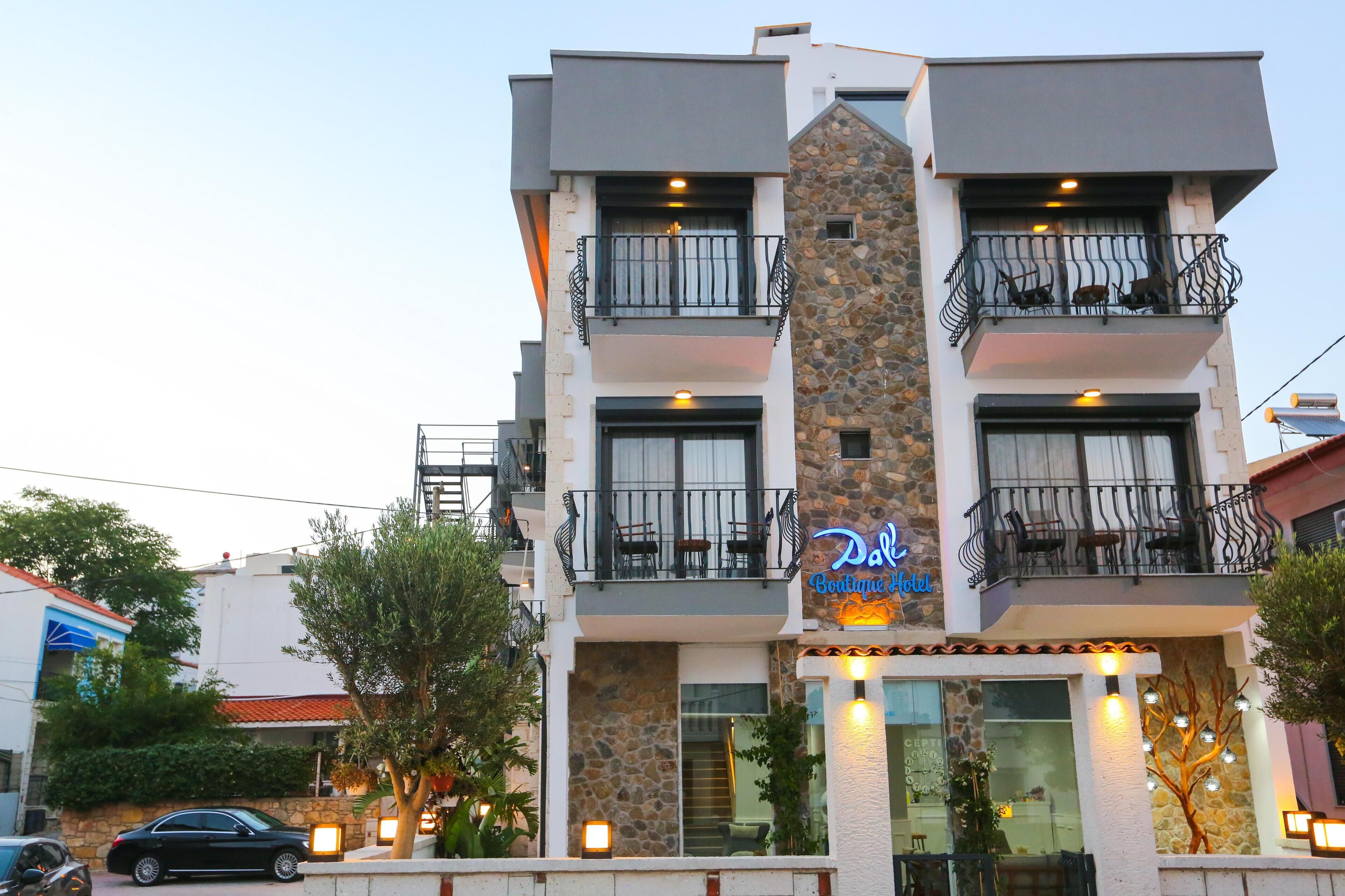 Dali Boutique Hotel