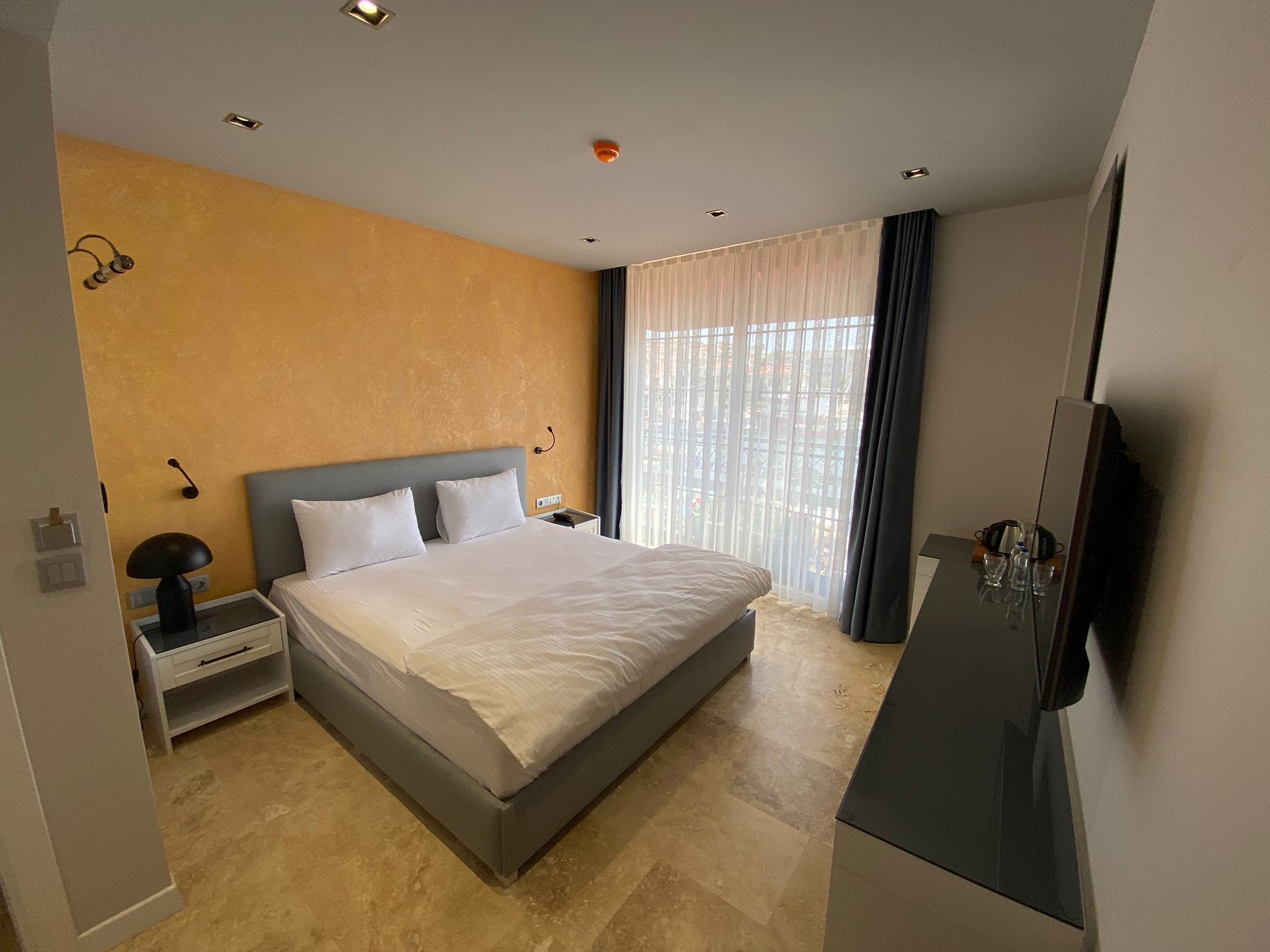 Dubh Linn Hotel