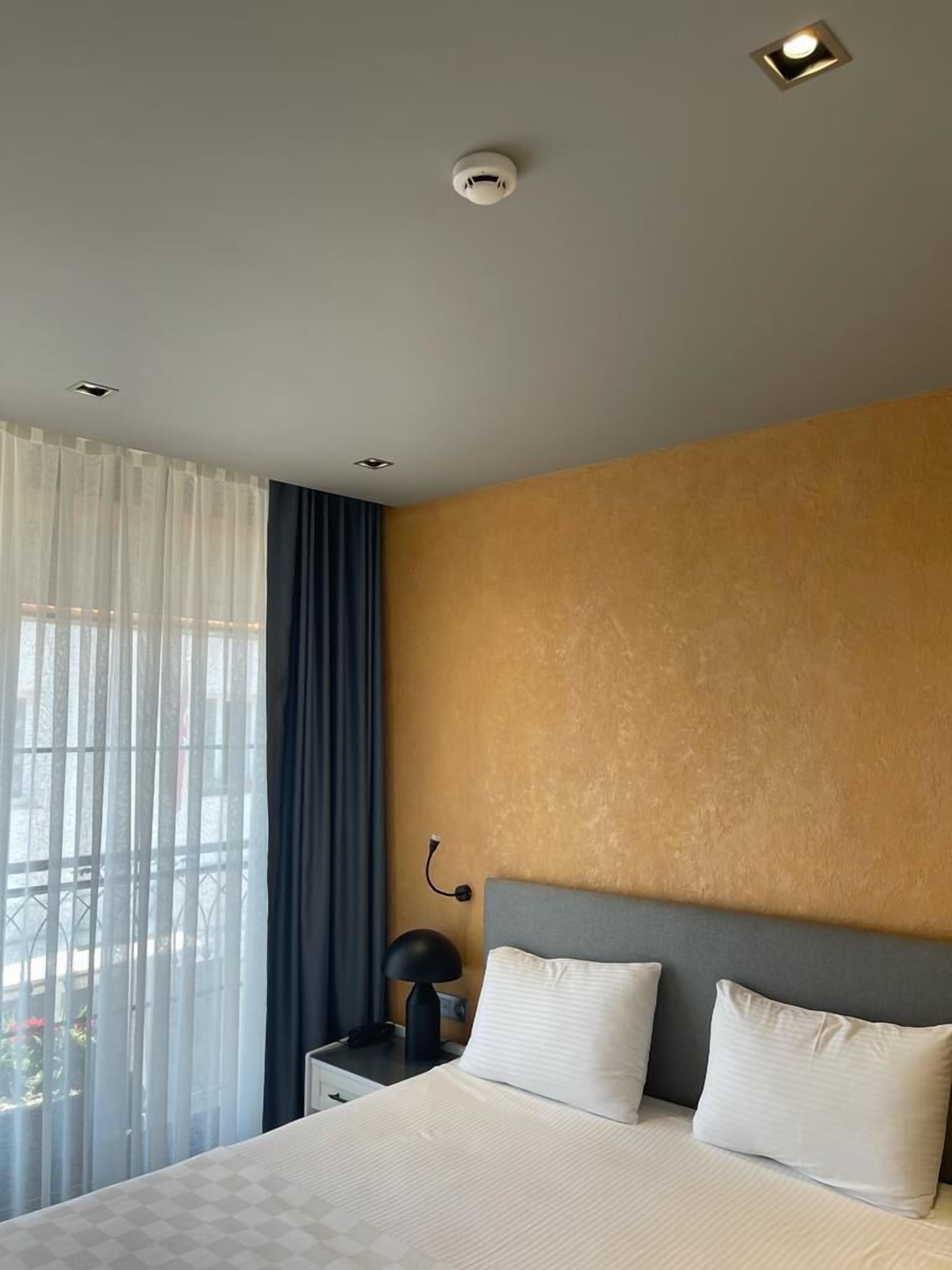 Dubh Linn Hotel
