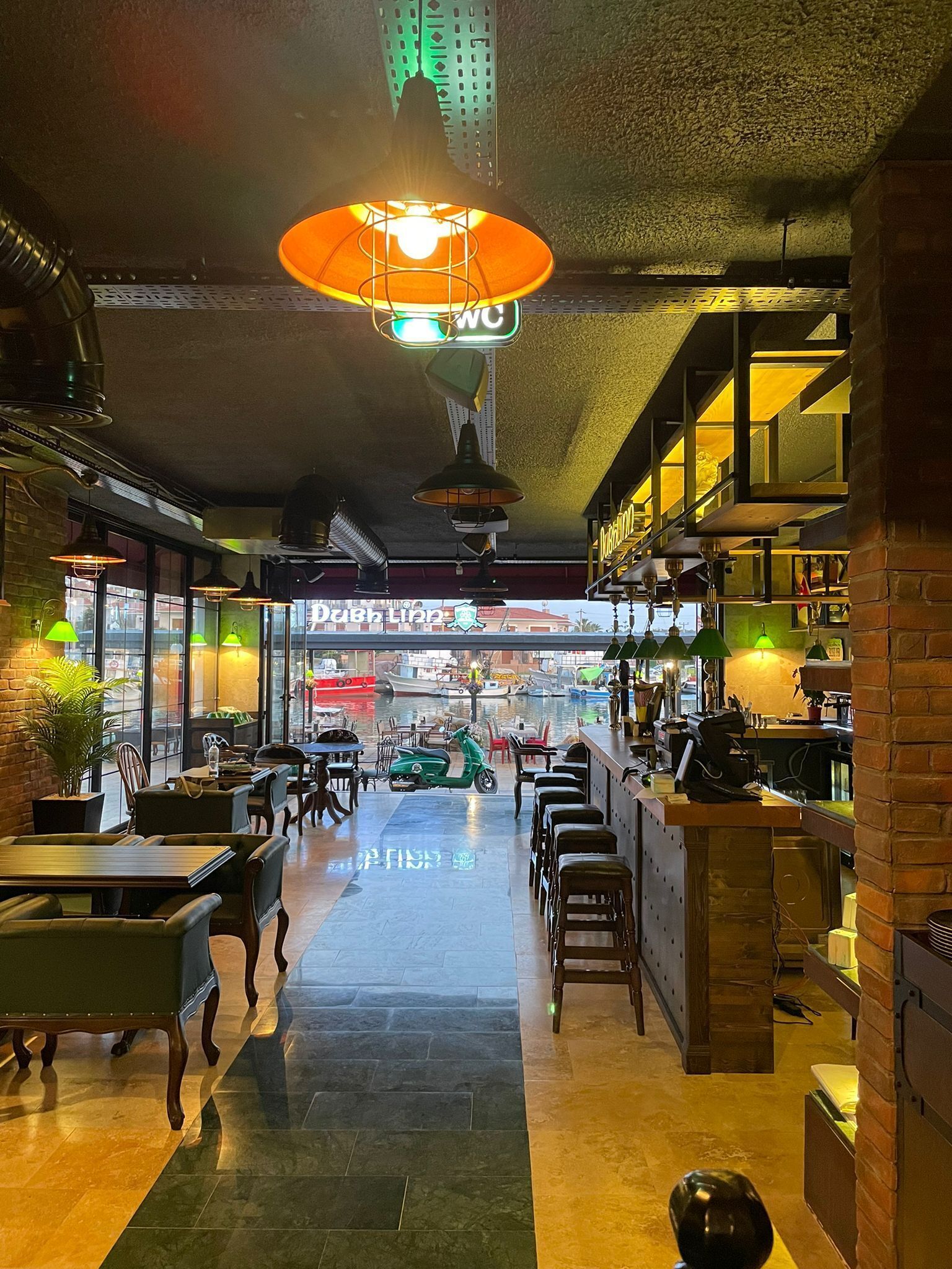 Dubh Linn Hotel