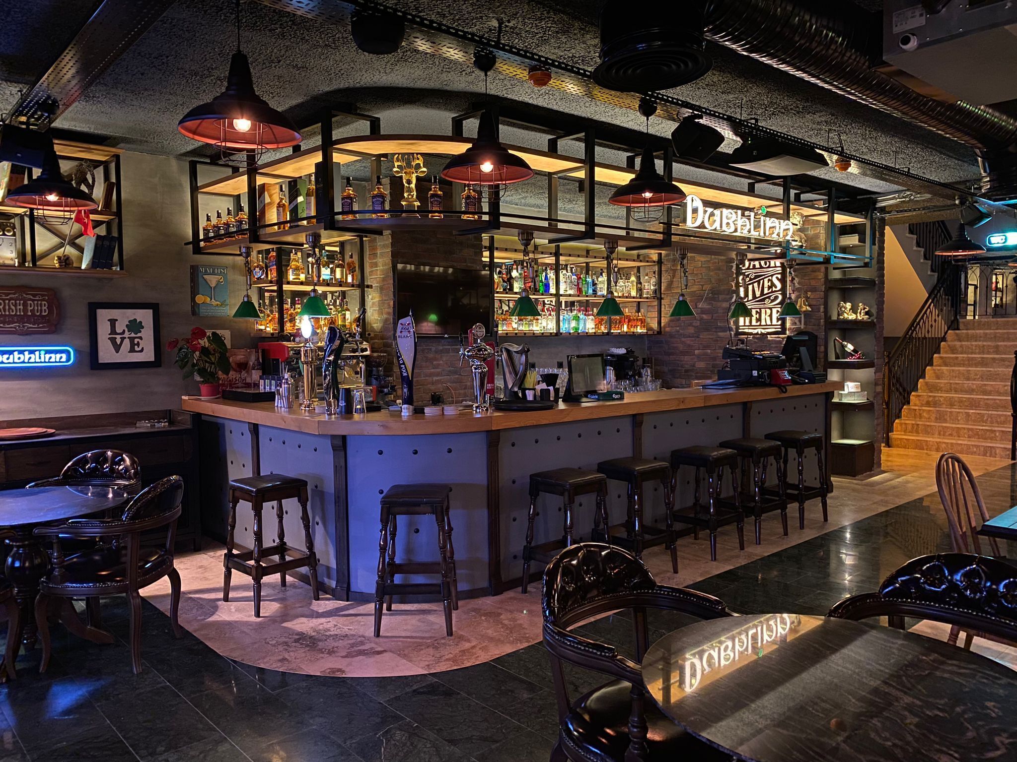 Dubh Linn Hotel