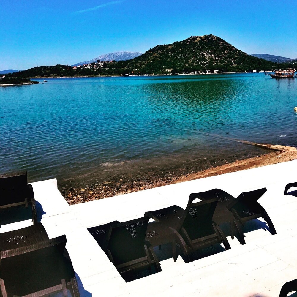 Erythros Boutique Hotel