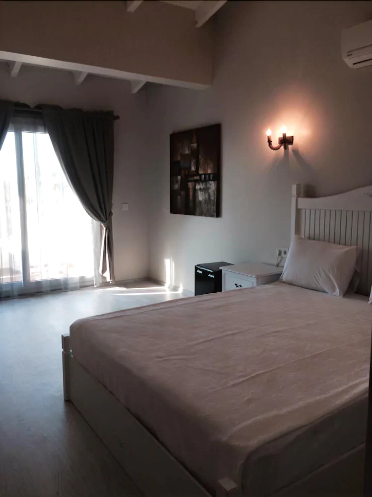 Erythros Boutique Hotel