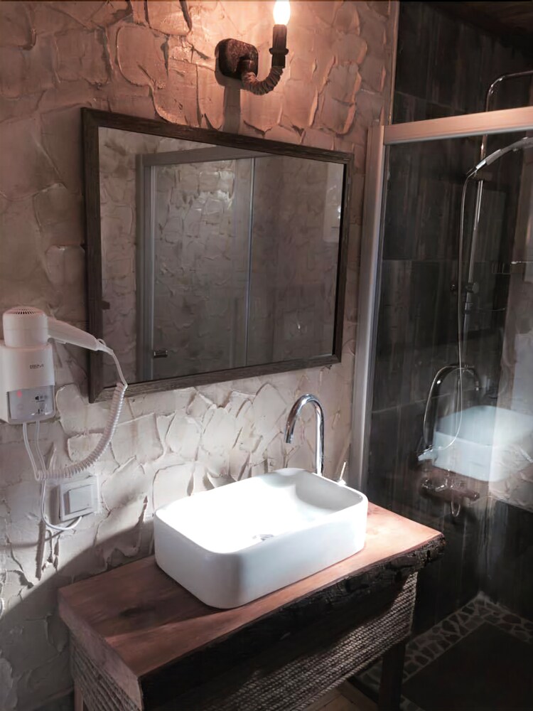 Erythros Boutique Hotel