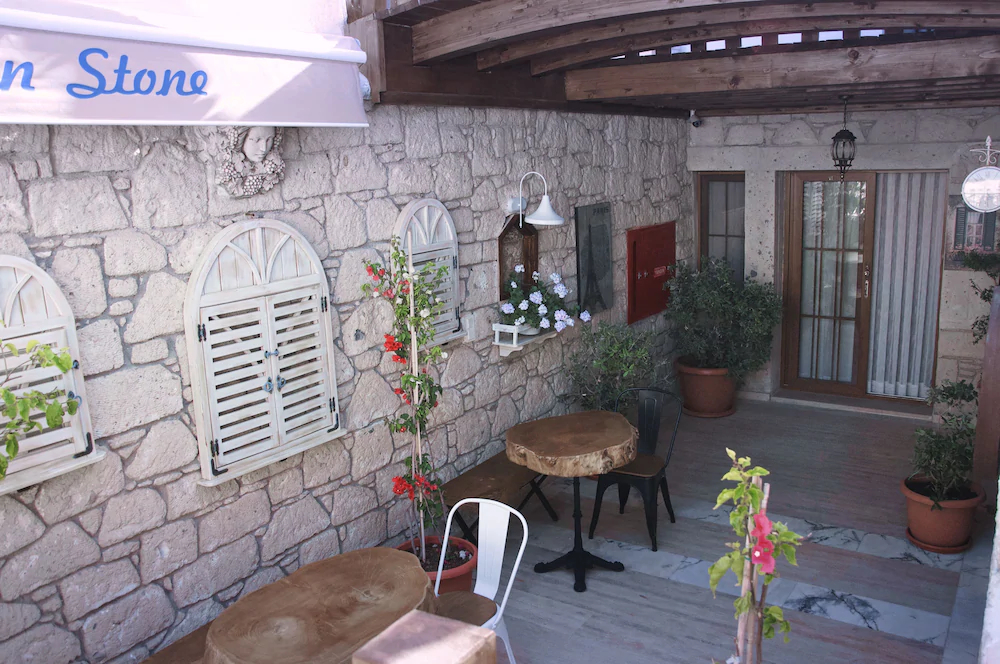 Golden Stone Hotel