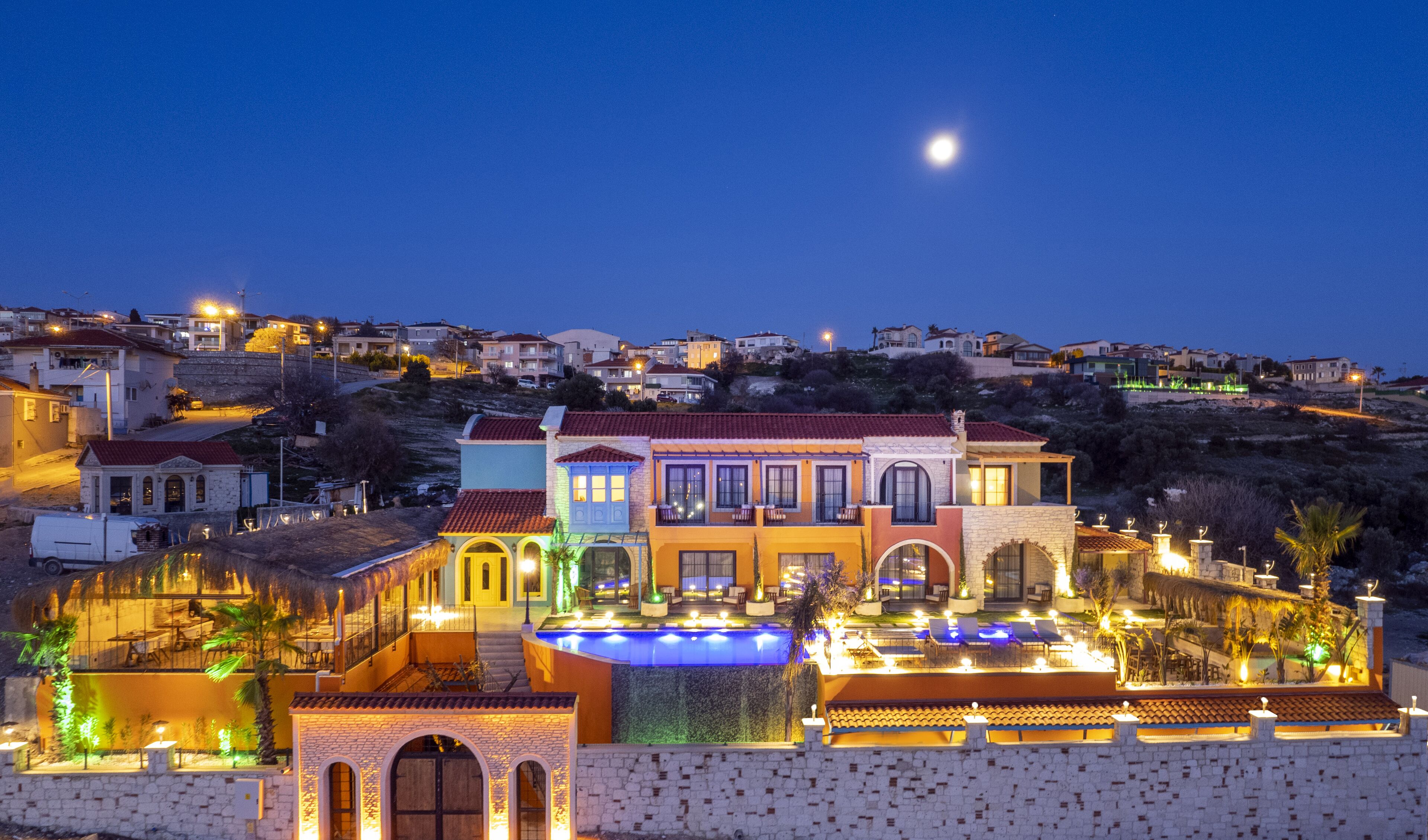 Lavie Otel Çesme